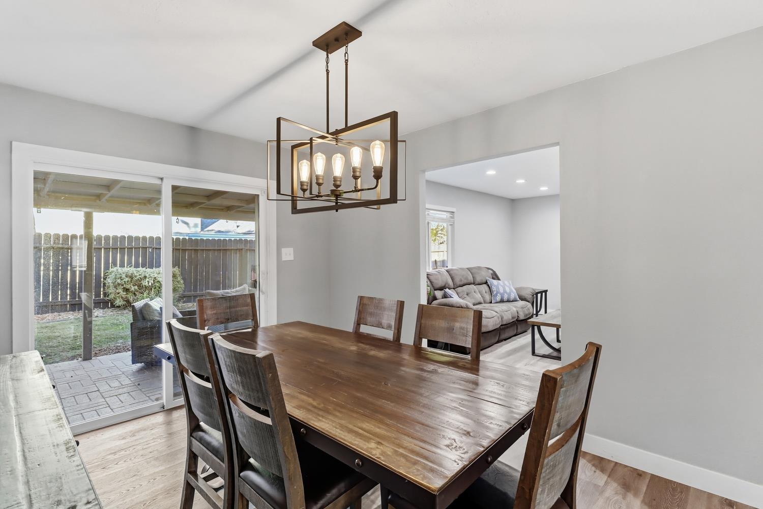 Sacramento, California, 95826, United States, 3 Bedrooms Bedrooms, ,2 BathroomsBathrooms,Residential,For Sale,1991468