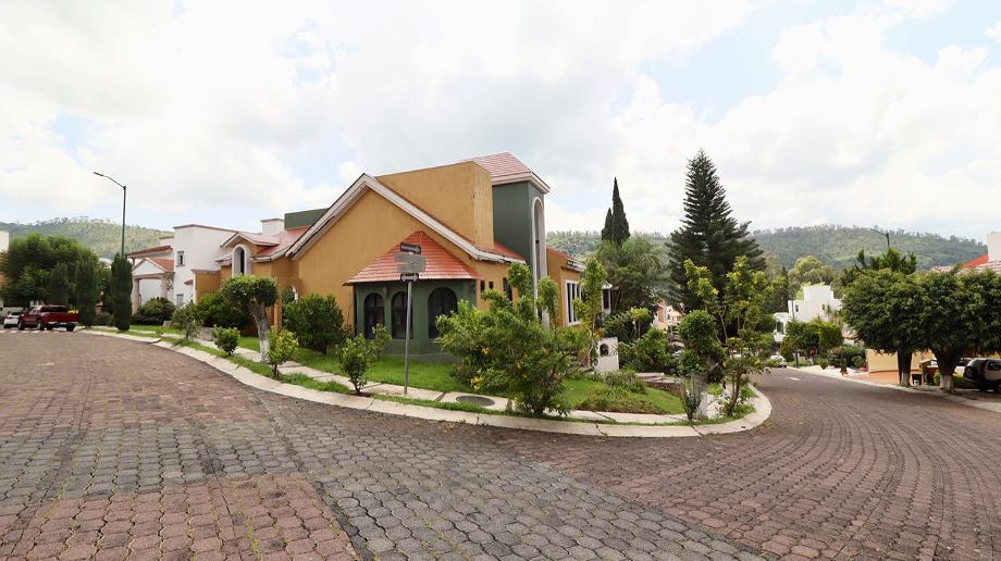 Cumbres de Morelia, Morelia, Michoacán de Ocampo, 58278, Mexico, 5 Bedrooms Bedrooms, ,4 BathroomsBathrooms,Residential,For Sale,Cumbres de Morelia,1615409
