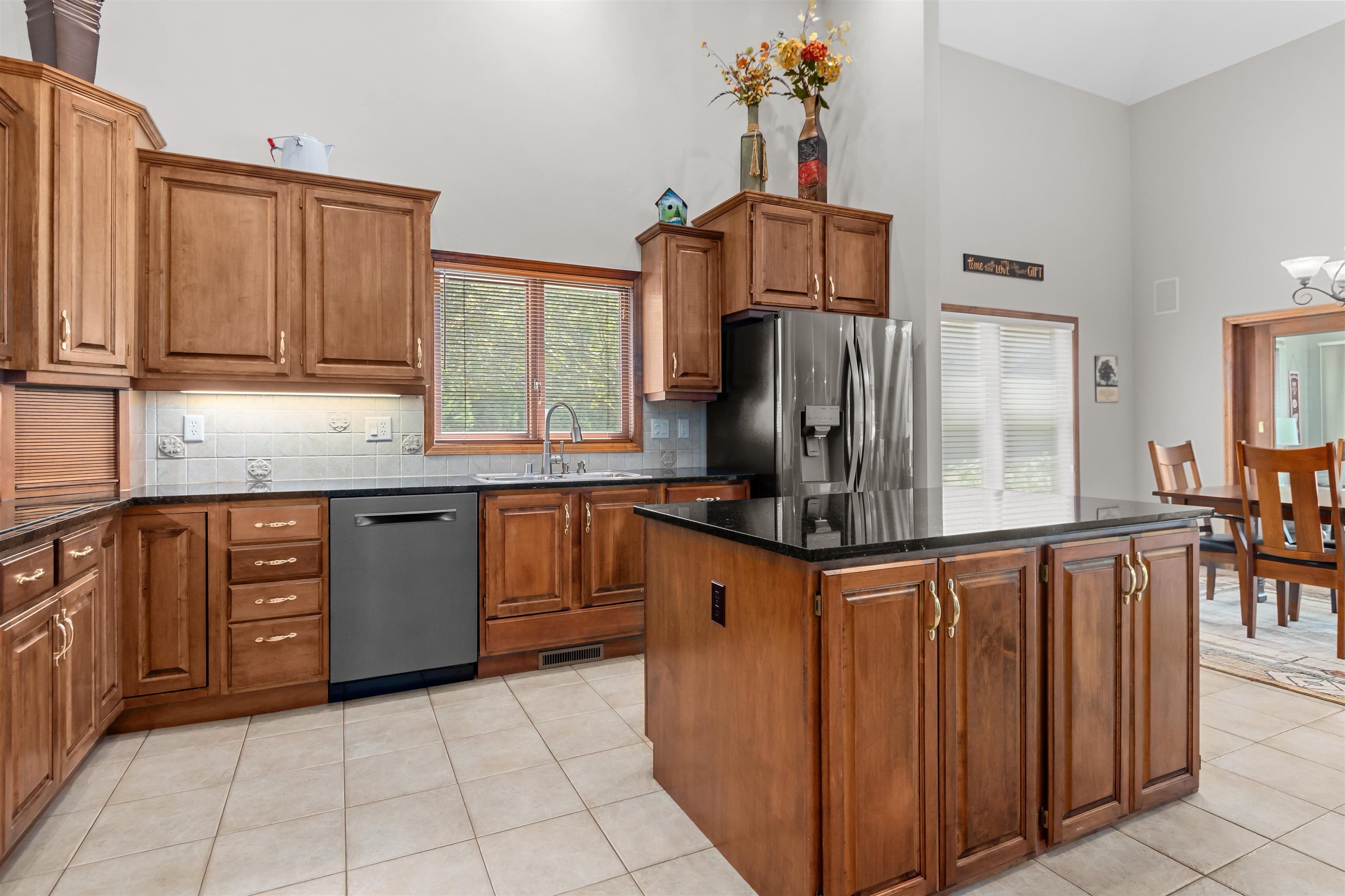 Menasha, Wisconsin, 54952, United States, 3 Bedrooms Bedrooms, ,3 BathroomsBathrooms,Residential,For Sale,1904355