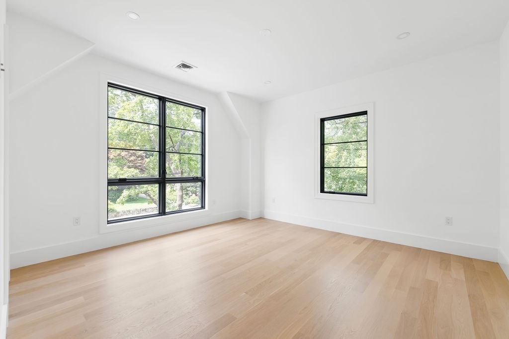 Newton, Massachusetts, 02459, United States, 6 Bedrooms Bedrooms, ,7 BathroomsBathrooms,Residential,For Sale,1939523