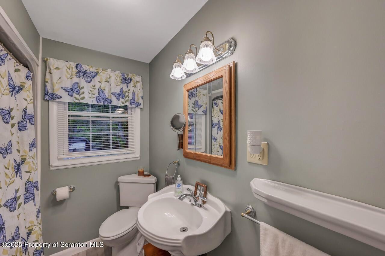 Gouldsboro, Pennsylvania, 18424, United States, 5 Bedrooms Bedrooms, ,2 BathroomsBathrooms,Residential,For Sale,1932796