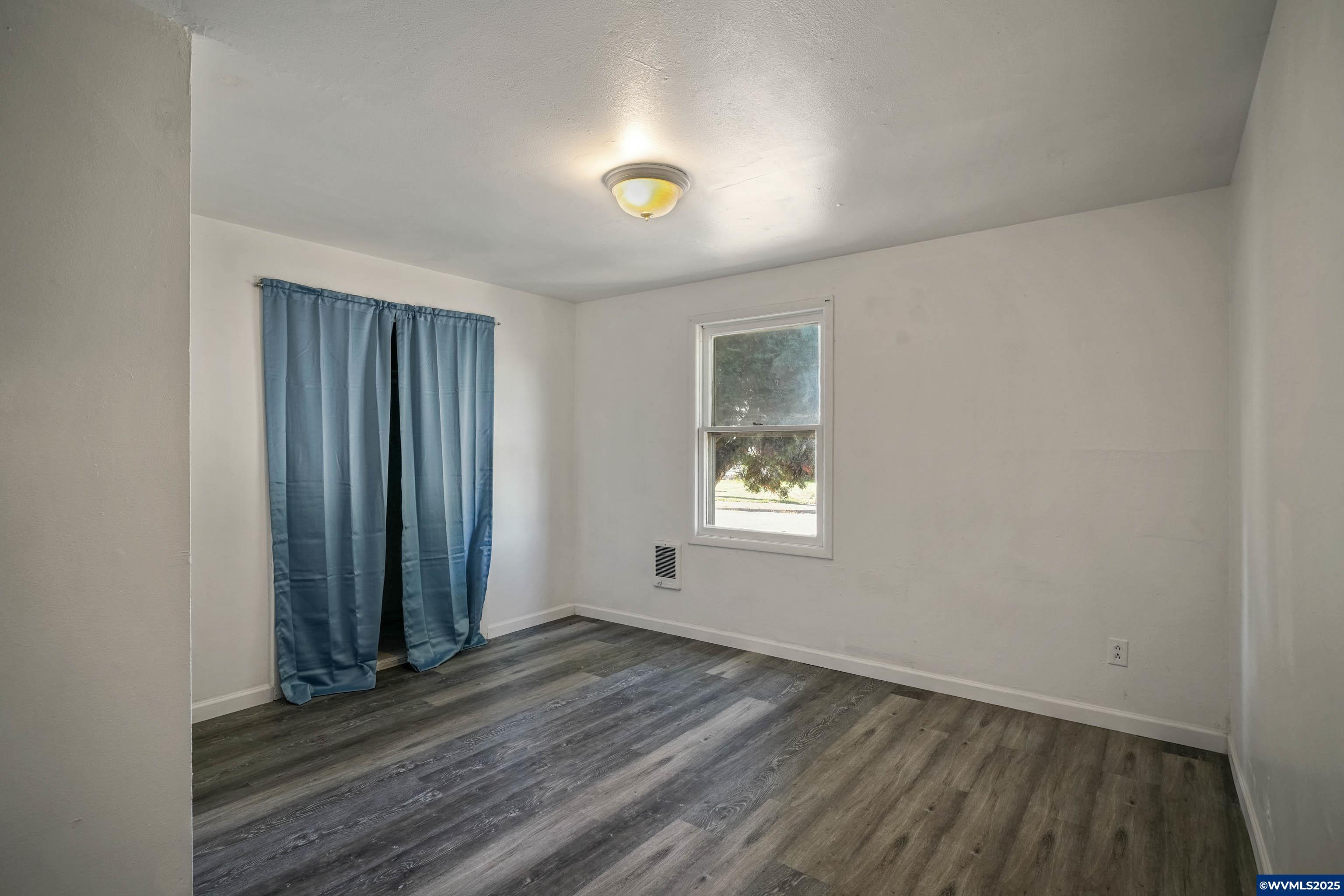 Salem, Oregon, 97301, United States, 5 Bedrooms Bedrooms, ,3 BathroomsBathrooms,Residential,For Sale,1965364