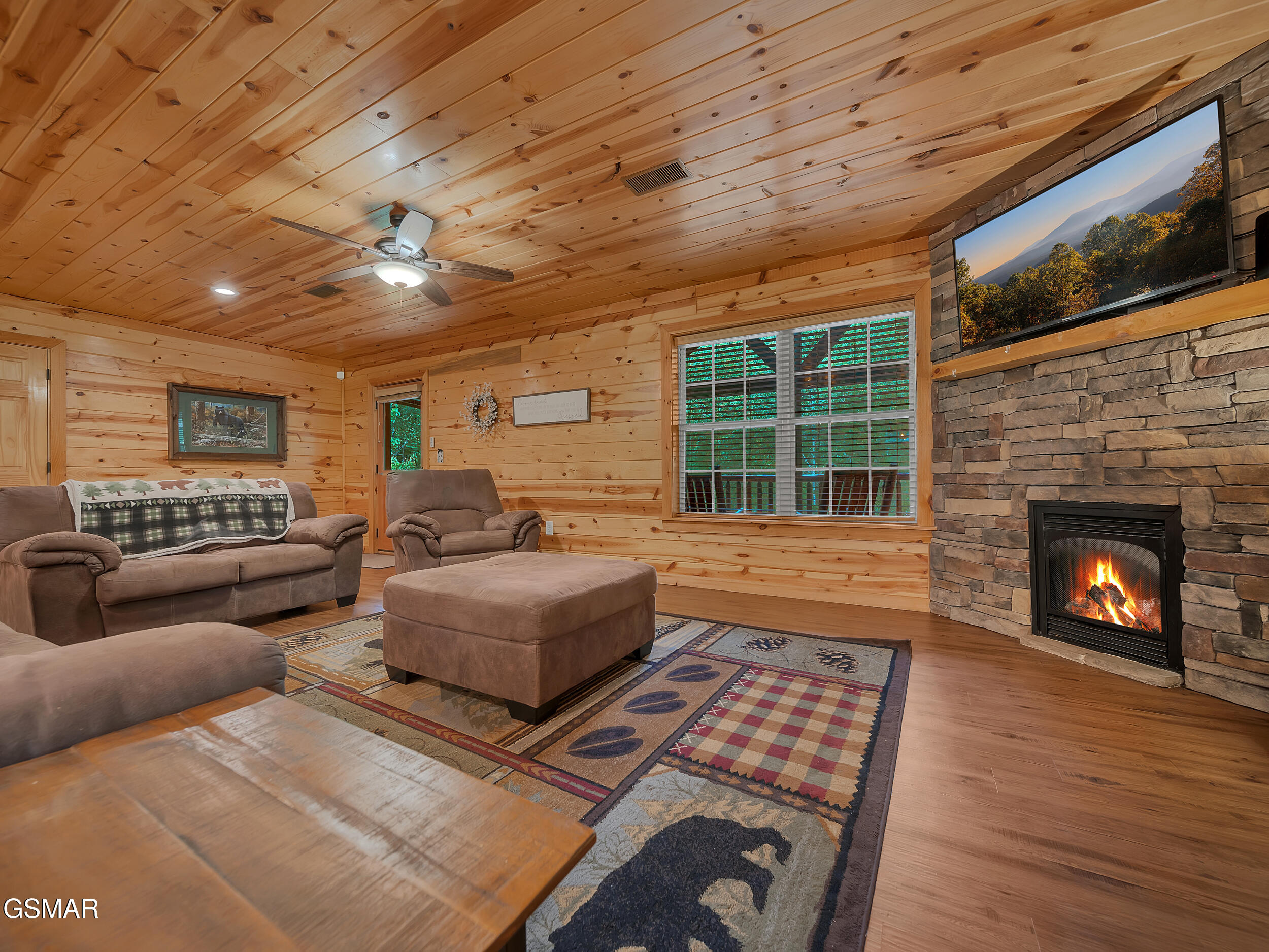 Pigeon Forge, Tennessee, 37876, United States, 4 Bedrooms Bedrooms, ,4 BathroomsBathrooms,Residential,For Sale,1944632