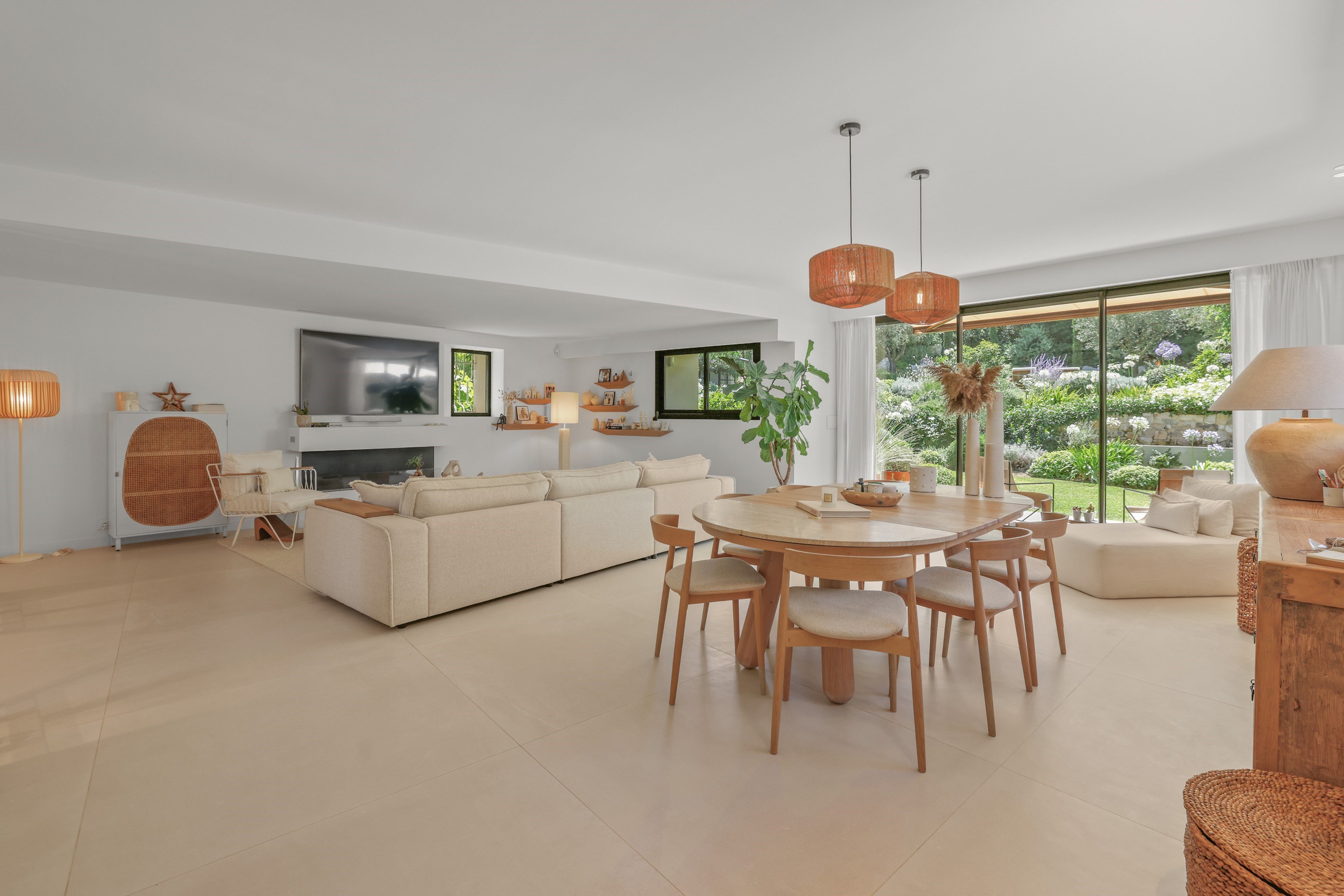  Le Cannet, luxury property for sale with landscaped gardens, heated swimming po… - 物件實景