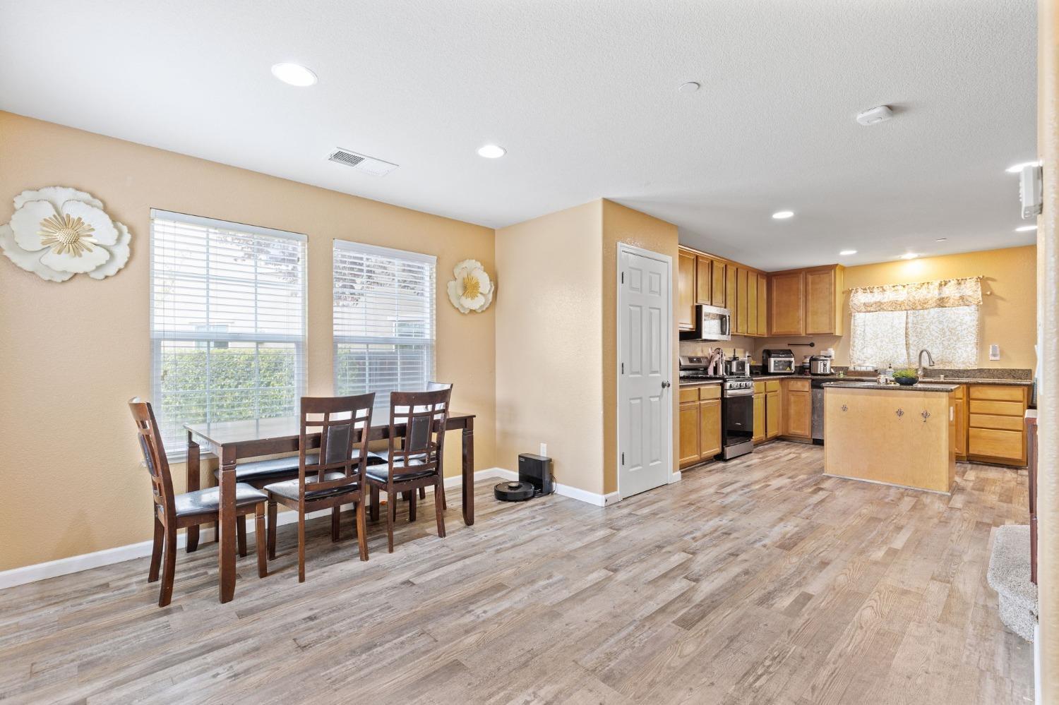 Woodland, California, 95776, United States, 3 Bedrooms Bedrooms, ,3 BathroomsBathrooms,Residential,For Sale,1910654