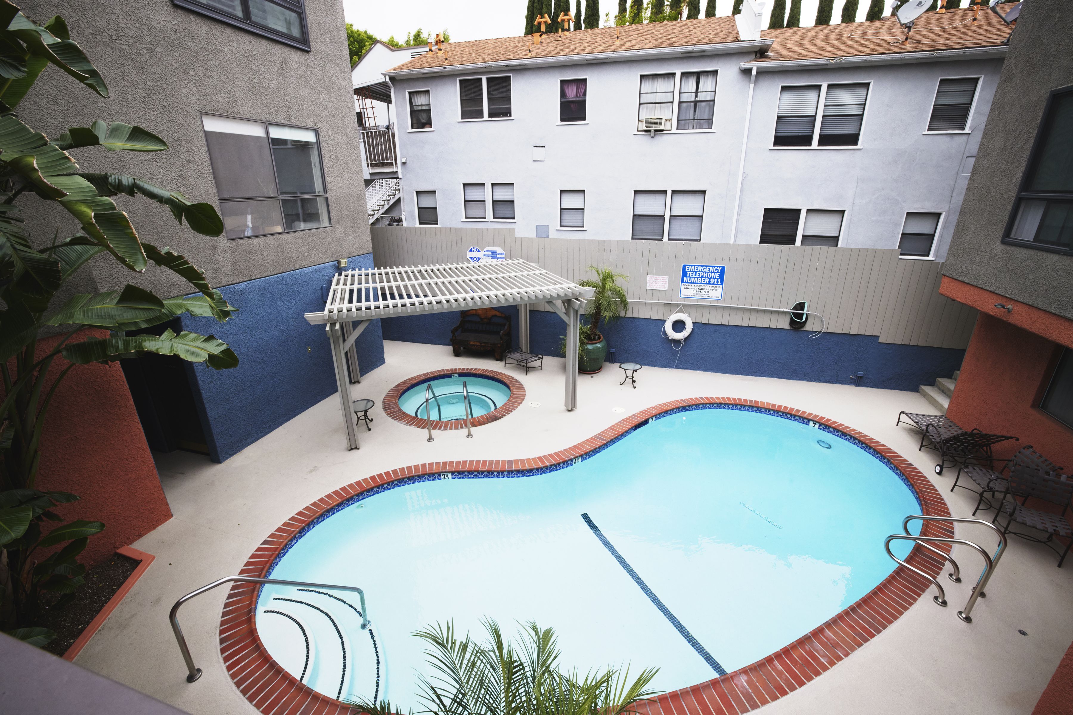  14844 Dickens Street - 物件實景