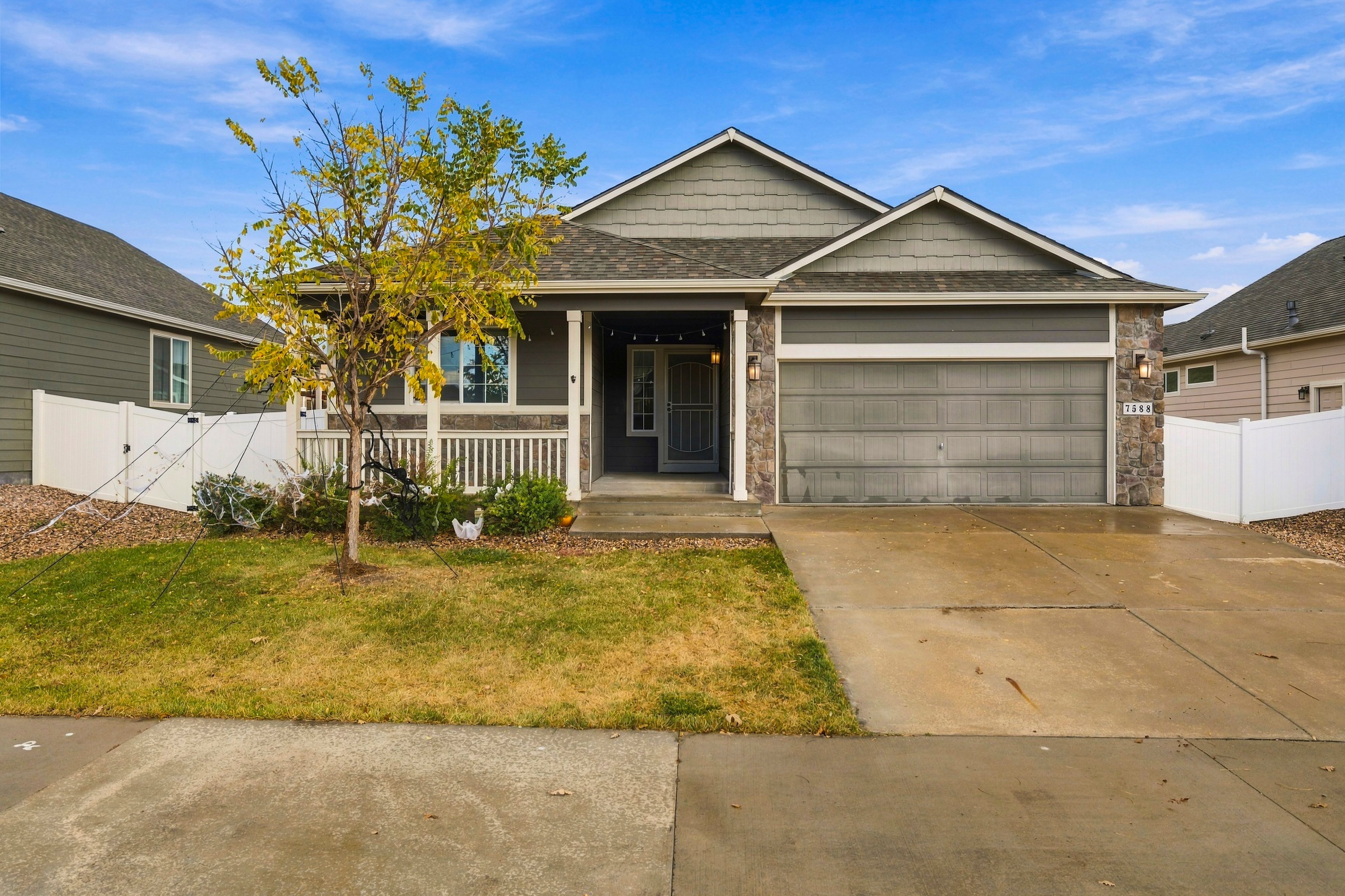  5 Bedrooms, Finished Basement, Solar Paid Off at Closing, I-25 Access - 物件實景