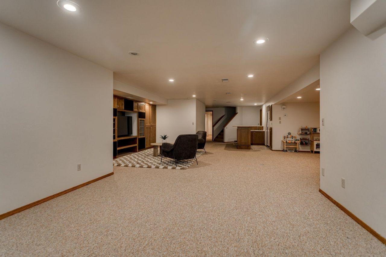 GREEN BAY, Wisconsin, 54313, United States, 5 Bedrooms Bedrooms, ,4 BathroomsBathrooms,Residential,For Sale,1768354