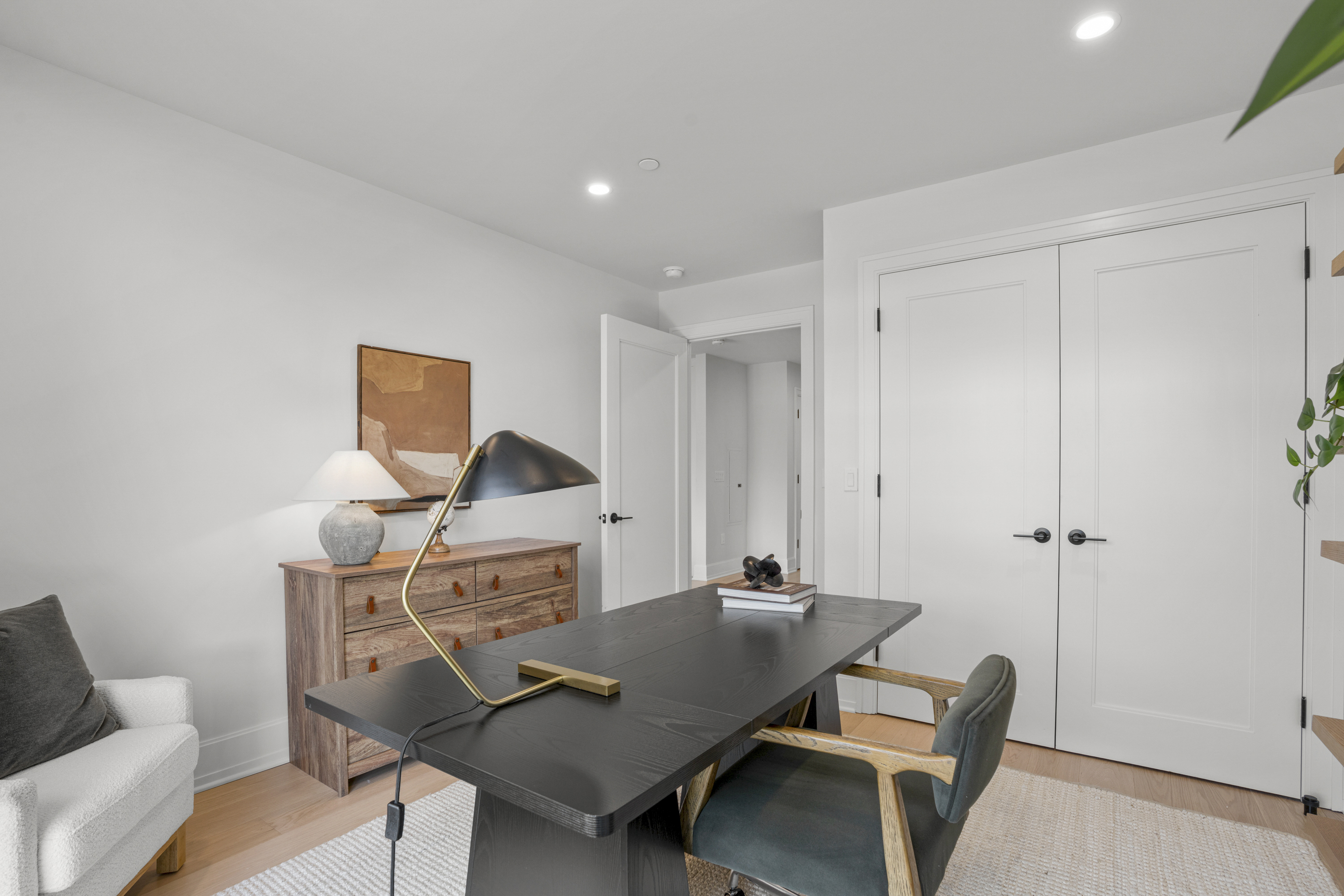  Luxurious 2-Bedroom Condo - 物件實景