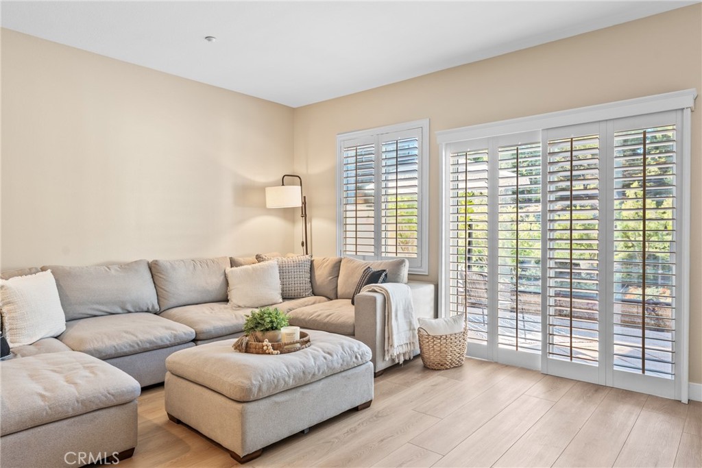 Aliso Viejo, California, 92656, United States, 2 Bedrooms Bedrooms, ,3 BathroomsBathrooms,Residential,For Sale,1989024