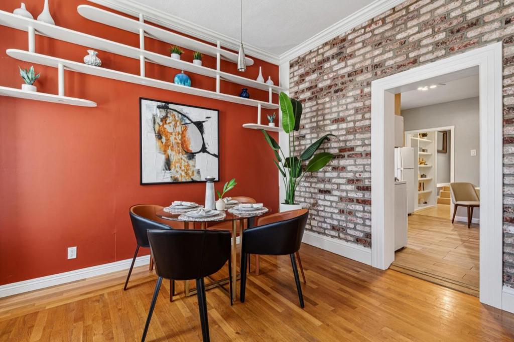 San Francisco, California, 94134, United States, 3 Bedrooms Bedrooms, ,2 BathroomsBathrooms,Residential,For Sale,1943072