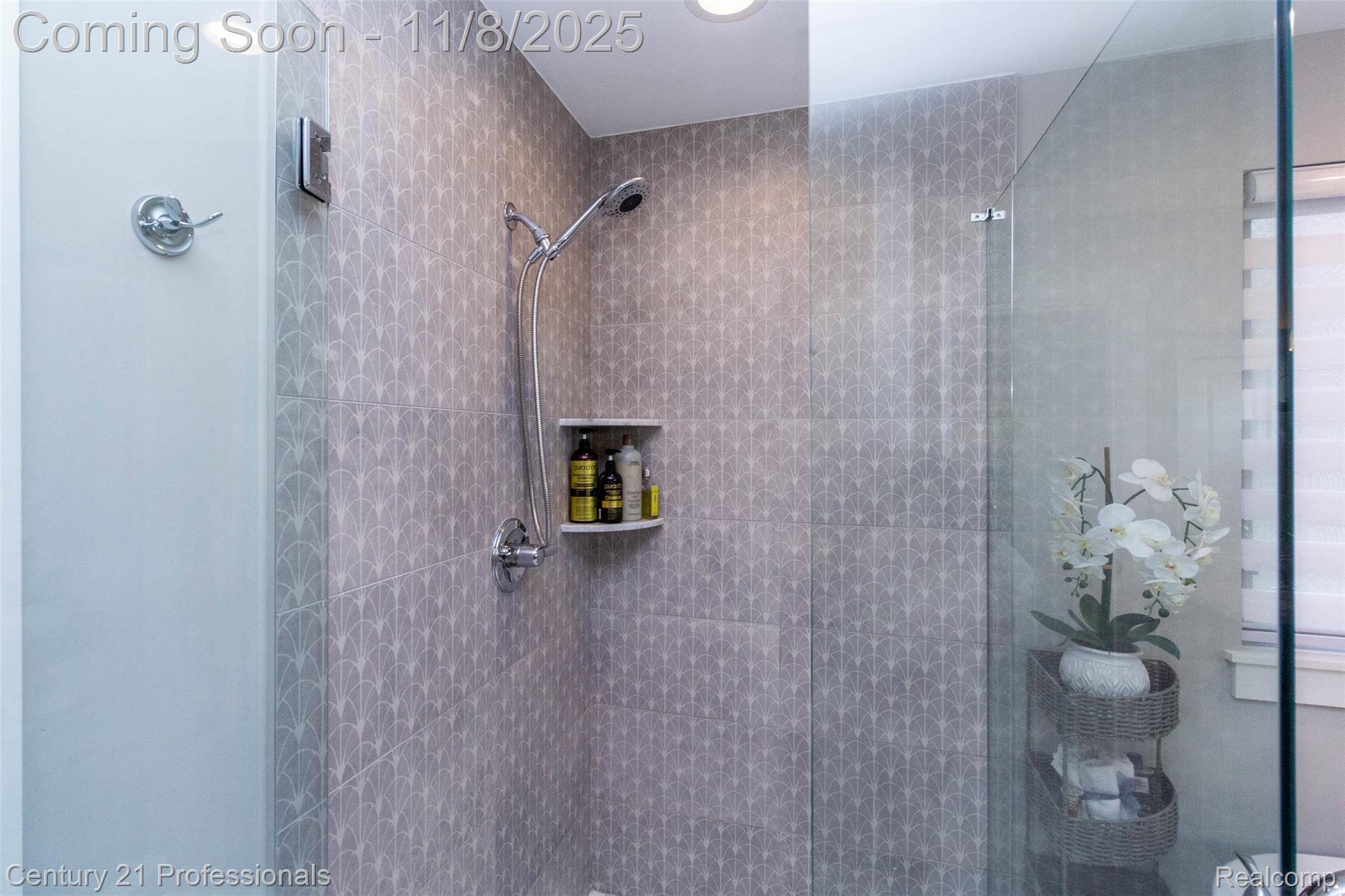 Macomb, Michigan, 48044, United States, 4 Bedrooms Bedrooms, ,3 BathroomsBathrooms,Residential,For Sale,1985765