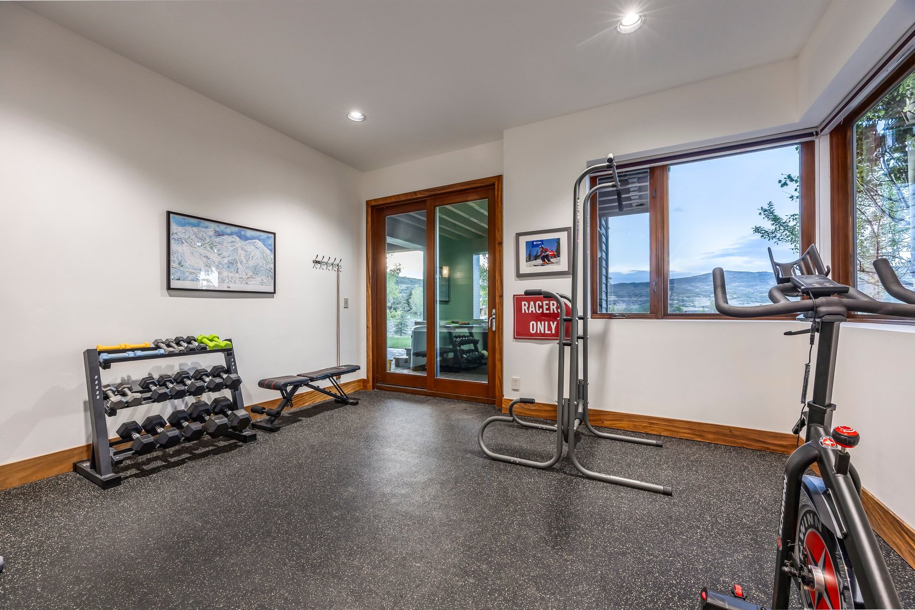  Private Park City Home with Views, Two Offices, and Six-Car Garage - 物件實景