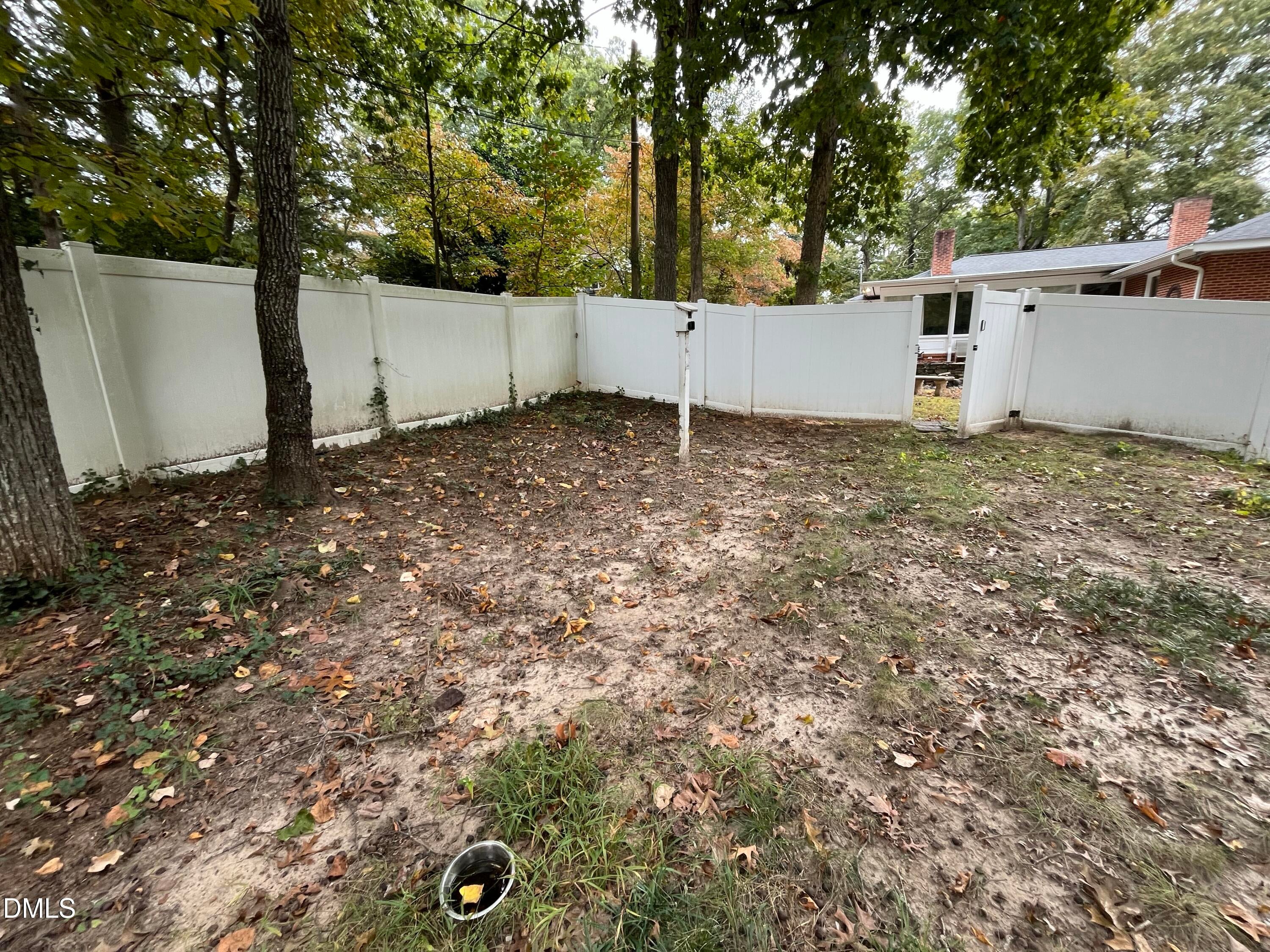 Burlington, North Carolina, 27215, United States, 6 Bedrooms Bedrooms, ,5 BathroomsBathrooms,Residential,For Sale,1999831