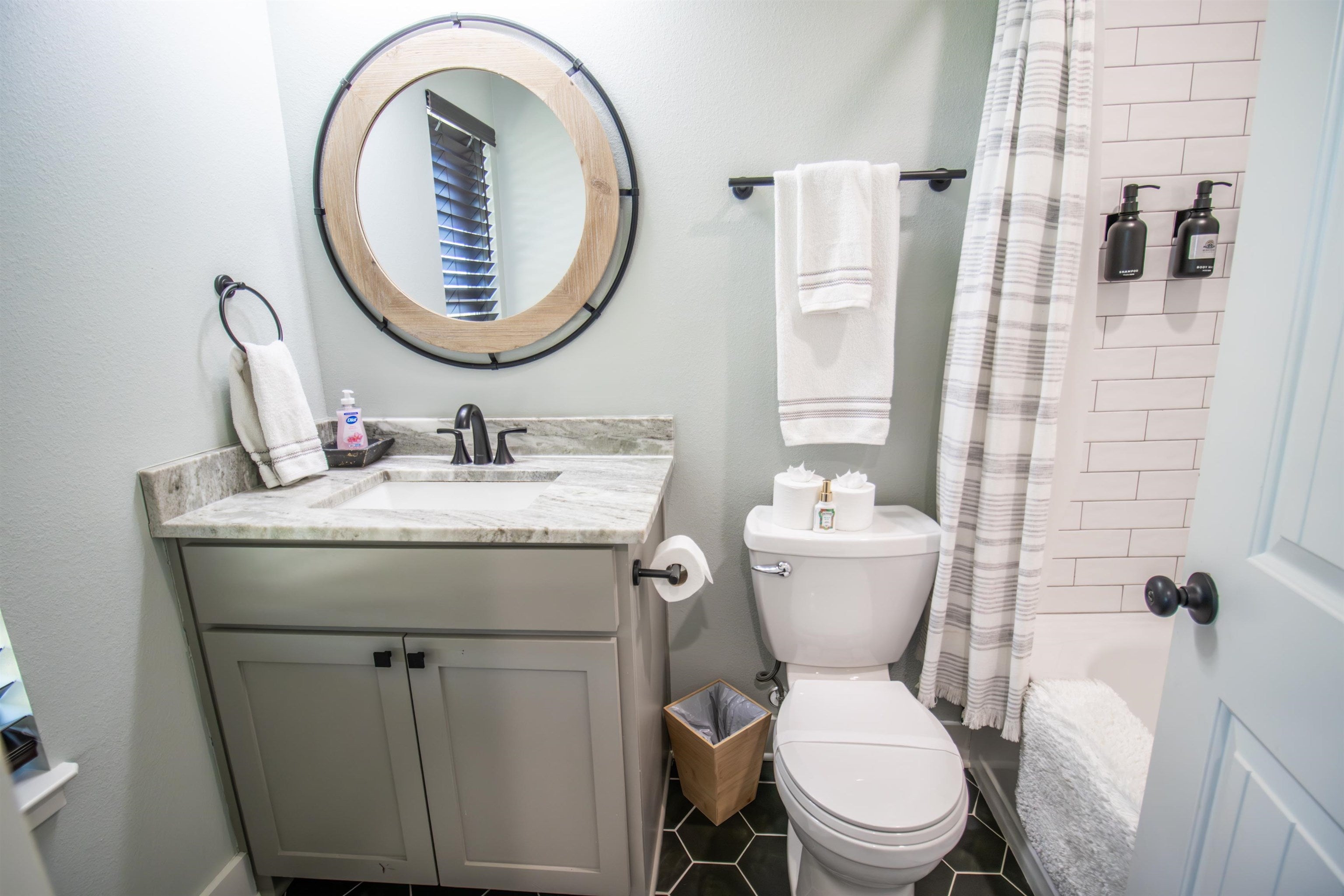 Jefferson, Texas, 75657, United States, 3 Bedrooms Bedrooms, ,3 BathroomsBathrooms,Residential,For Sale,2005348