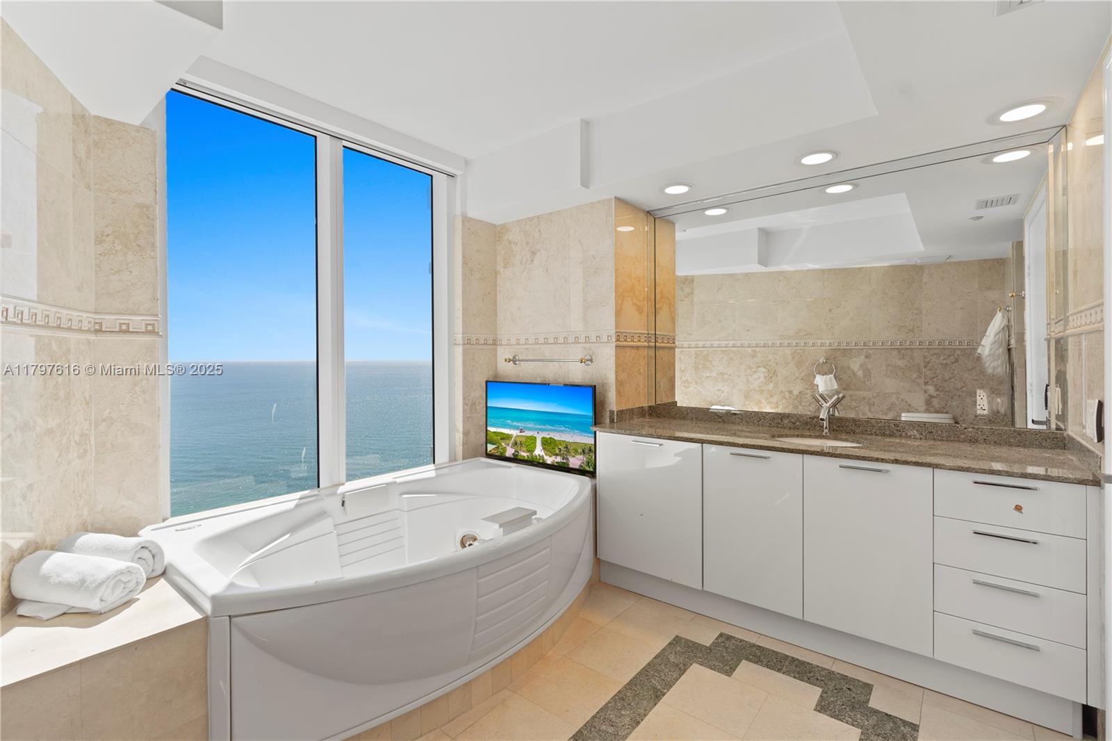 Sunny Isles Beach, Florida, 33160, United States, 3 Bedrooms Bedrooms, ,5 BathroomsBathrooms,Residential,For Sale,1796970