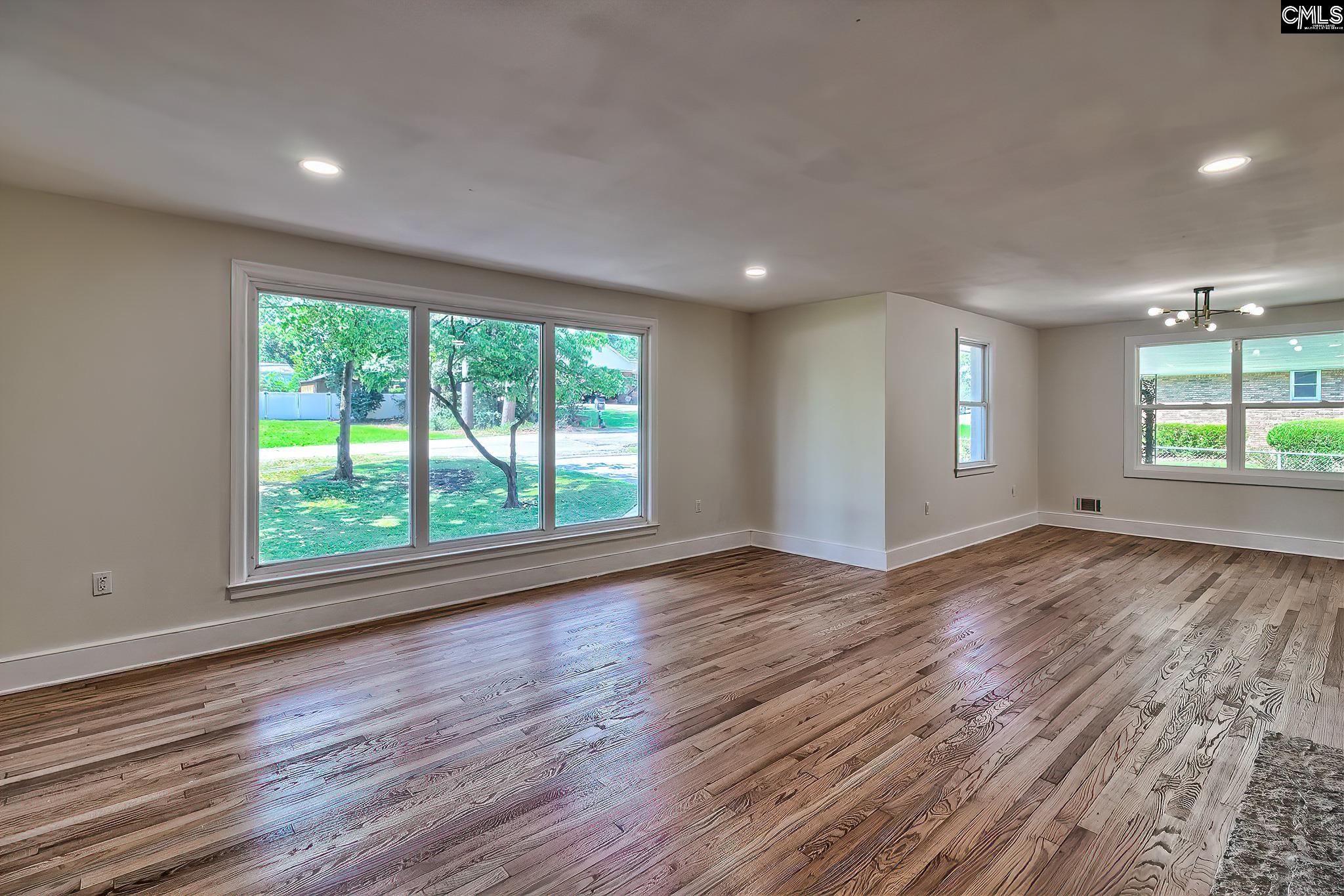 Cayce, South Carolina, 29033, United States, 3 Bedrooms Bedrooms, ,3 BathroomsBathrooms,Residential,For Sale,1875561
