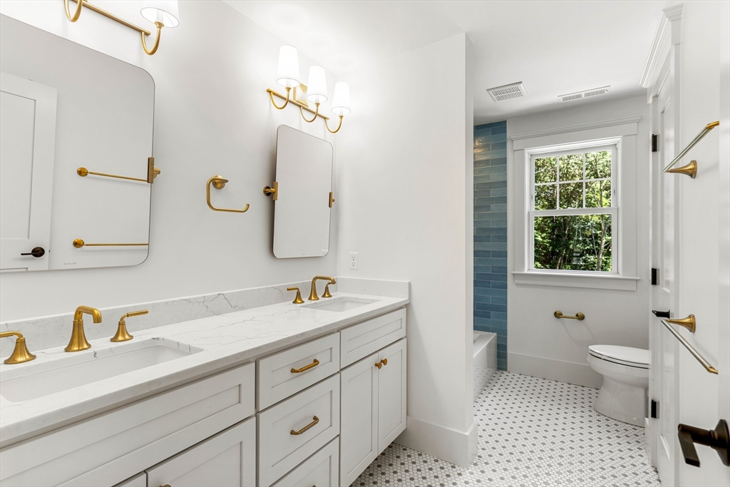 North Reading, Massachusetts, 01864, United States, 4 Bedrooms Bedrooms, ,3 BathroomsBathrooms,Residential,For Sale,1927425
