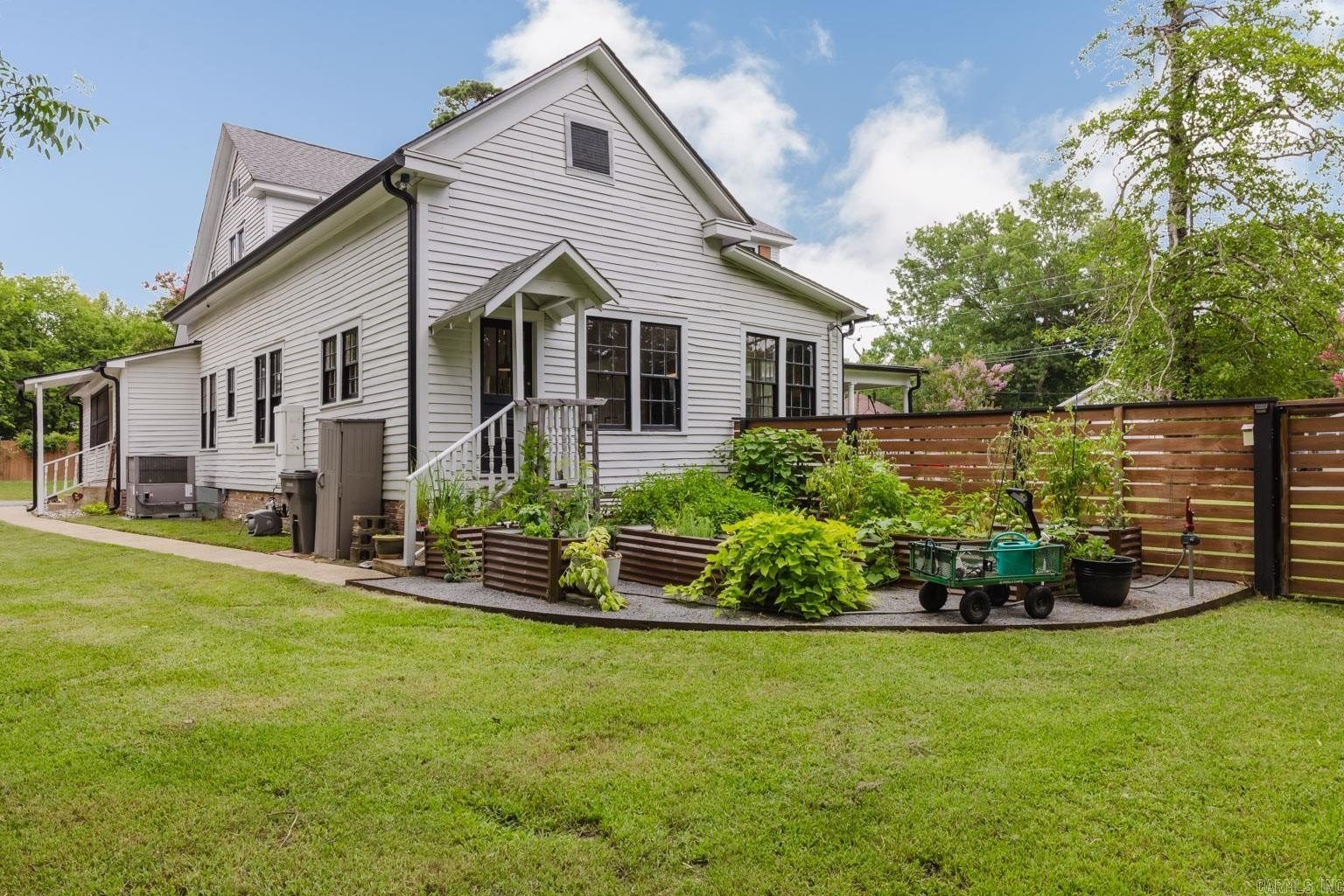 Benton, Arkansas, 72015, United States, 5 Bedrooms Bedrooms, ,3 BathroomsBathrooms,Residential,For Sale,1881485