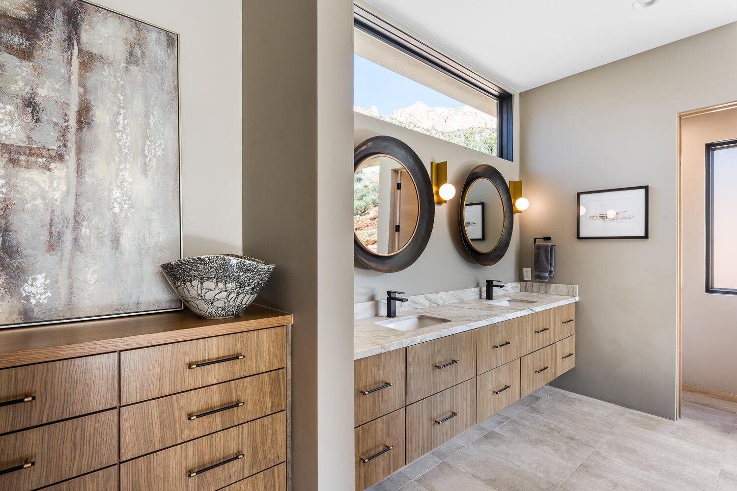 Springdale, Utah, 84767, United States, 4 Bedrooms Bedrooms, ,Residential,For Sale,1991496