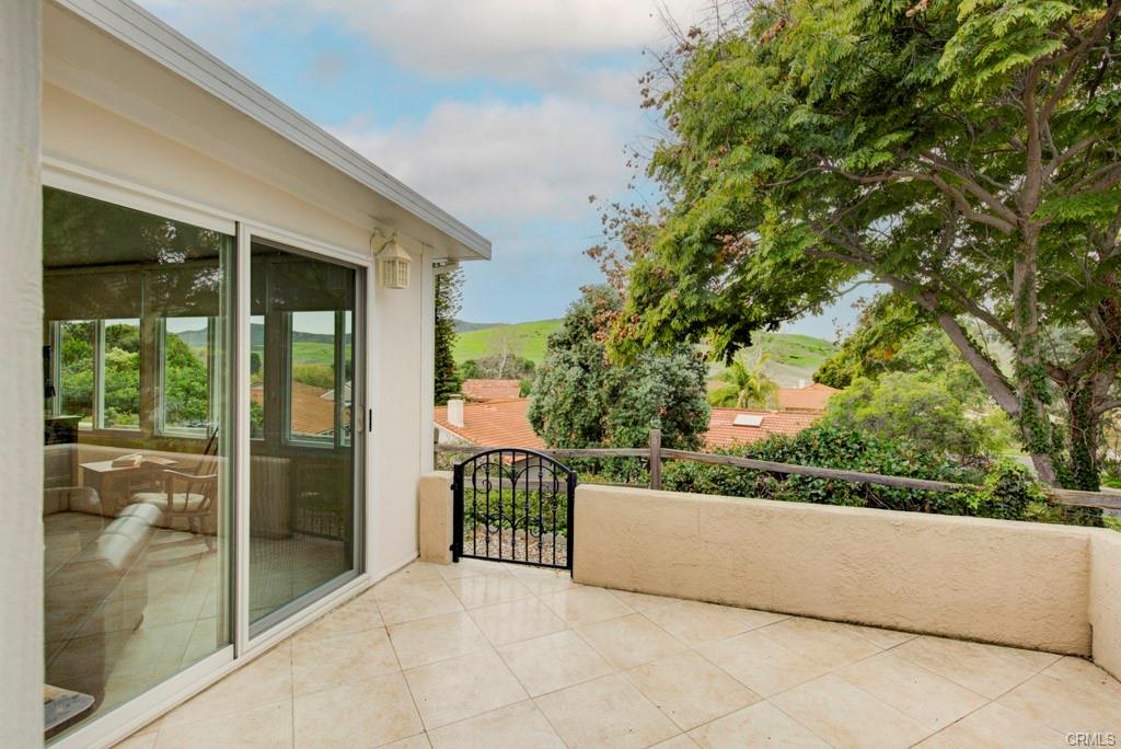 Laguna Woods, California, 92637, United States, 2 Bedrooms Bedrooms, ,Residential,For Sale,2005707