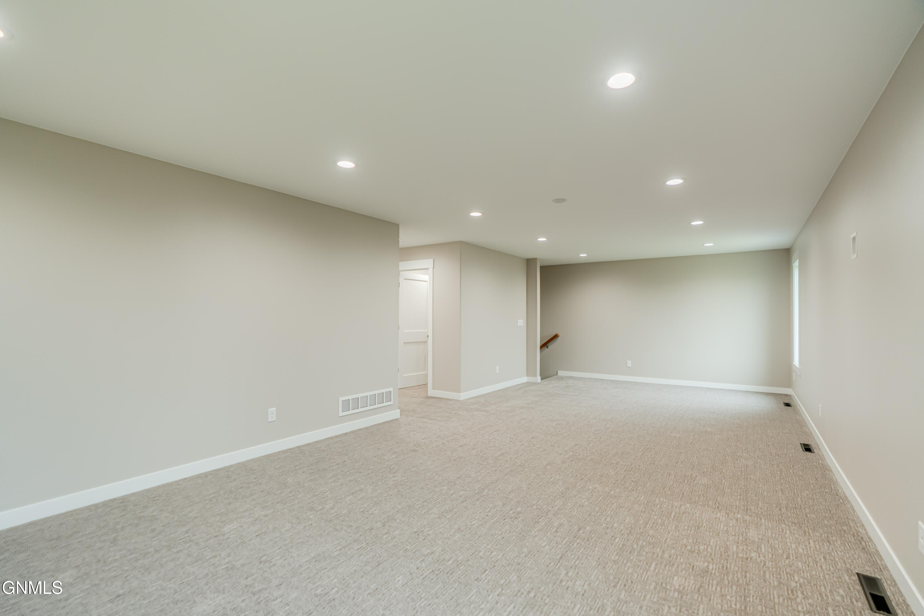 Bismarck, North Dakota, 58504, United States, 3 Bedrooms Bedrooms, ,3 BathroomsBathrooms,Residential,For Sale,1938012