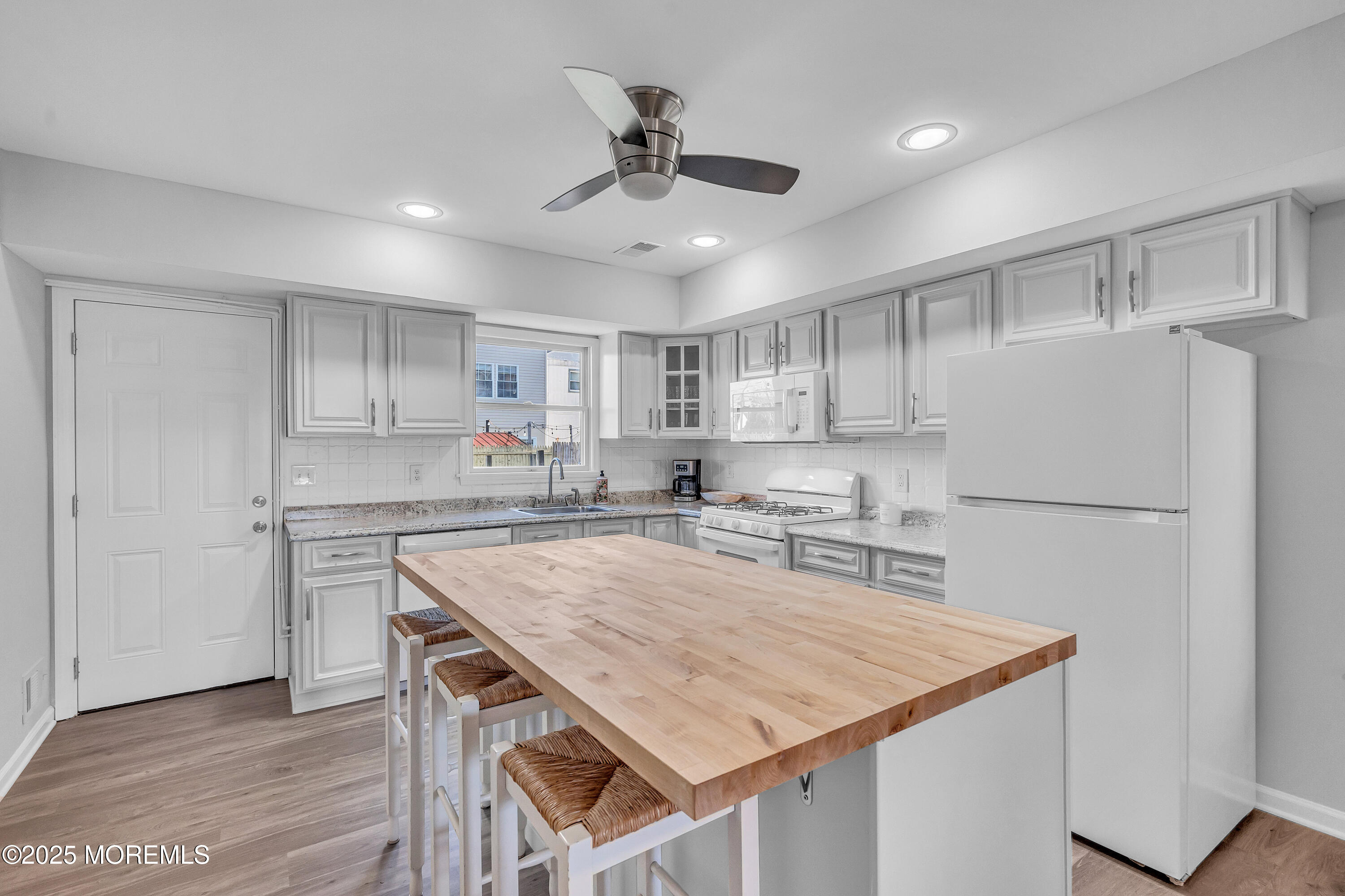 Keansburg, New Jersey, 07734, United States, 4 Bedrooms Bedrooms, ,4 BathroomsBathrooms,Residential,For Sale,1942734