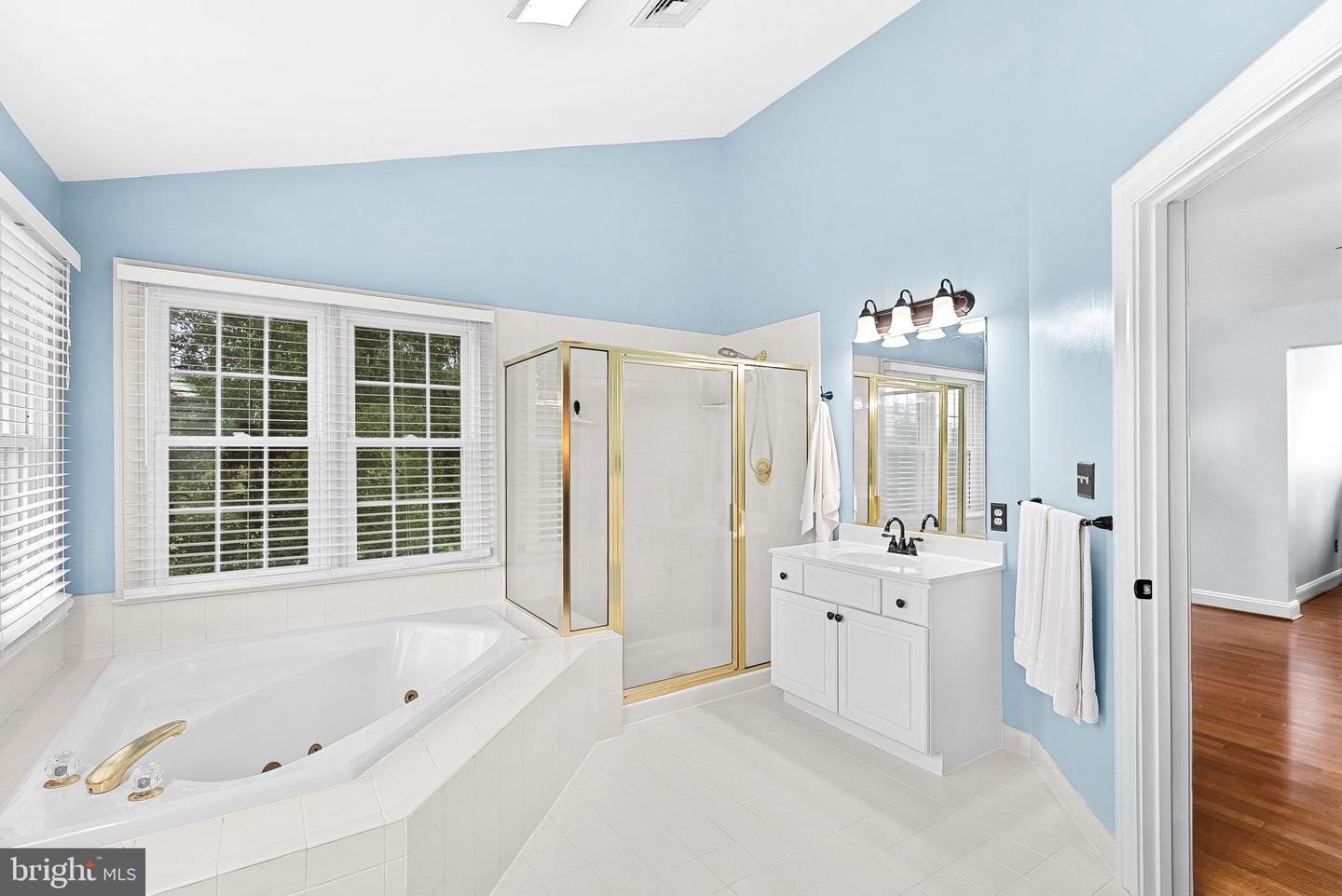 Waterford, Virginia, 20197, United States, 5 Bedrooms Bedrooms, ,4 BathroomsBathrooms,Residential,For Sale,1940957