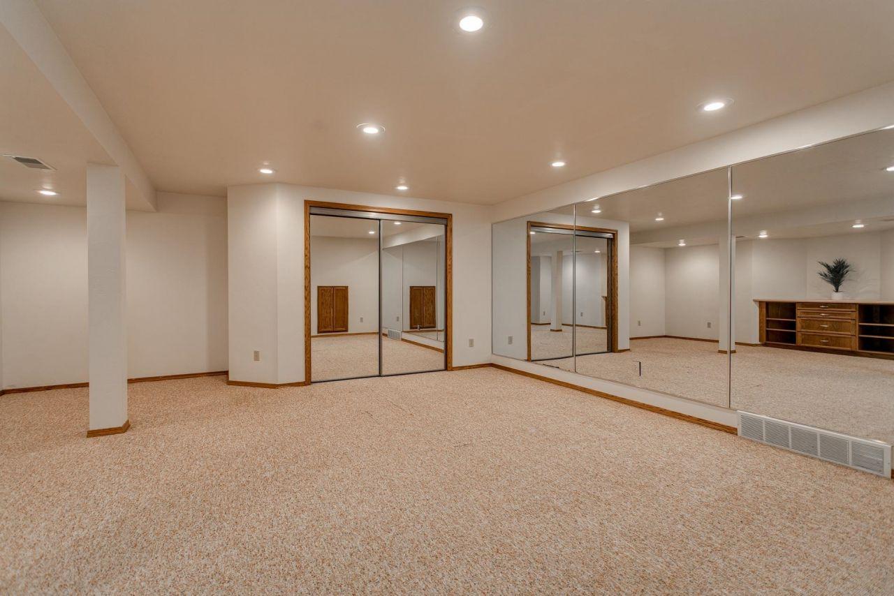 GREEN BAY, Wisconsin, 54313, United States, 5 Bedrooms Bedrooms, ,4 BathroomsBathrooms,Residential,For Sale,1768354