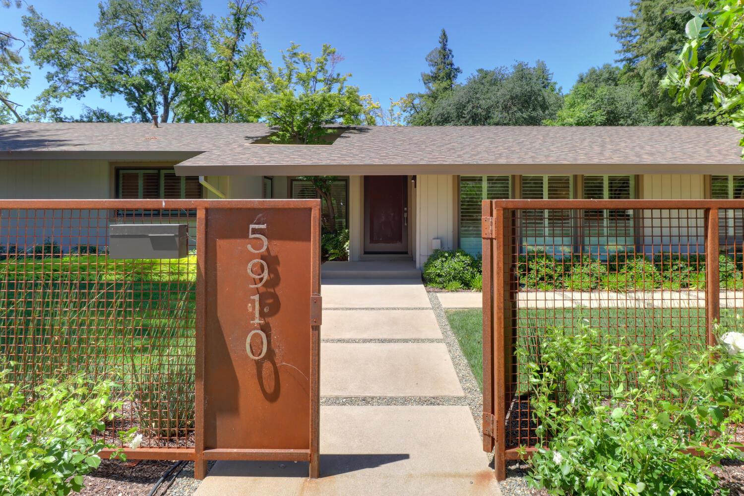 Carmichael, California, 95608, United States, 4 Bedrooms Bedrooms, ,3 BathroomsBathrooms,Residential,For Sale,1986318