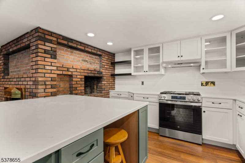 Lebanon Twp., New Jersey, 08826, United States, 3 Bedrooms Bedrooms, ,2 BathroomsBathrooms,Residential,For Sale,1972672