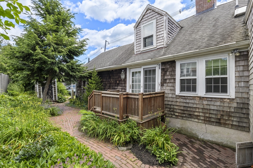 Hingham, Massachusetts, 02043, United States, 4 Bedrooms Bedrooms, ,3 BathroomsBathrooms,Residential,For Sale,1881278