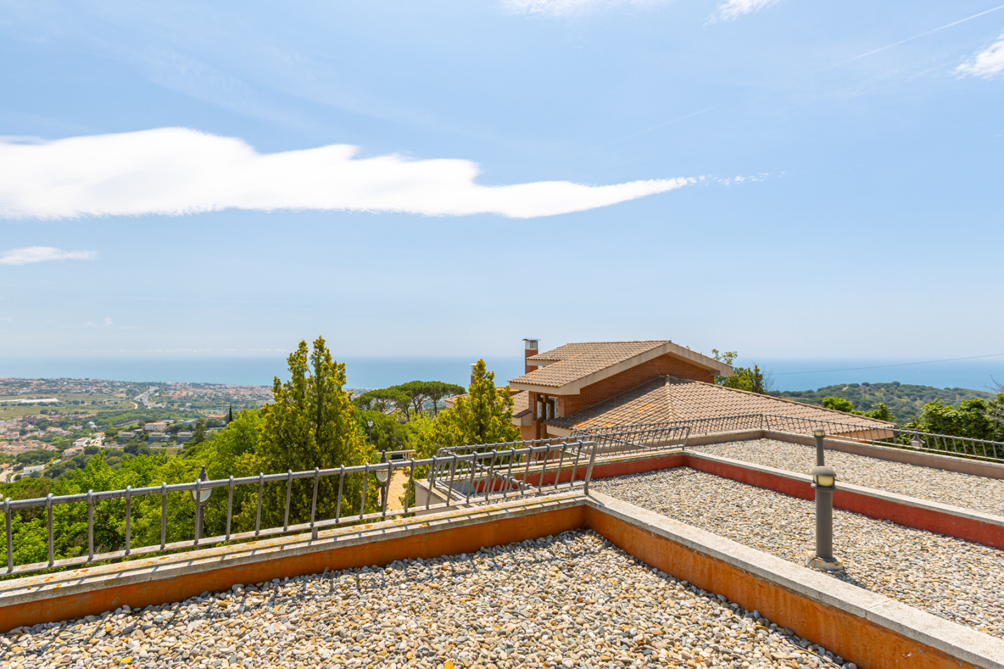  Elegant and stately residence with the best views. - 物件實景