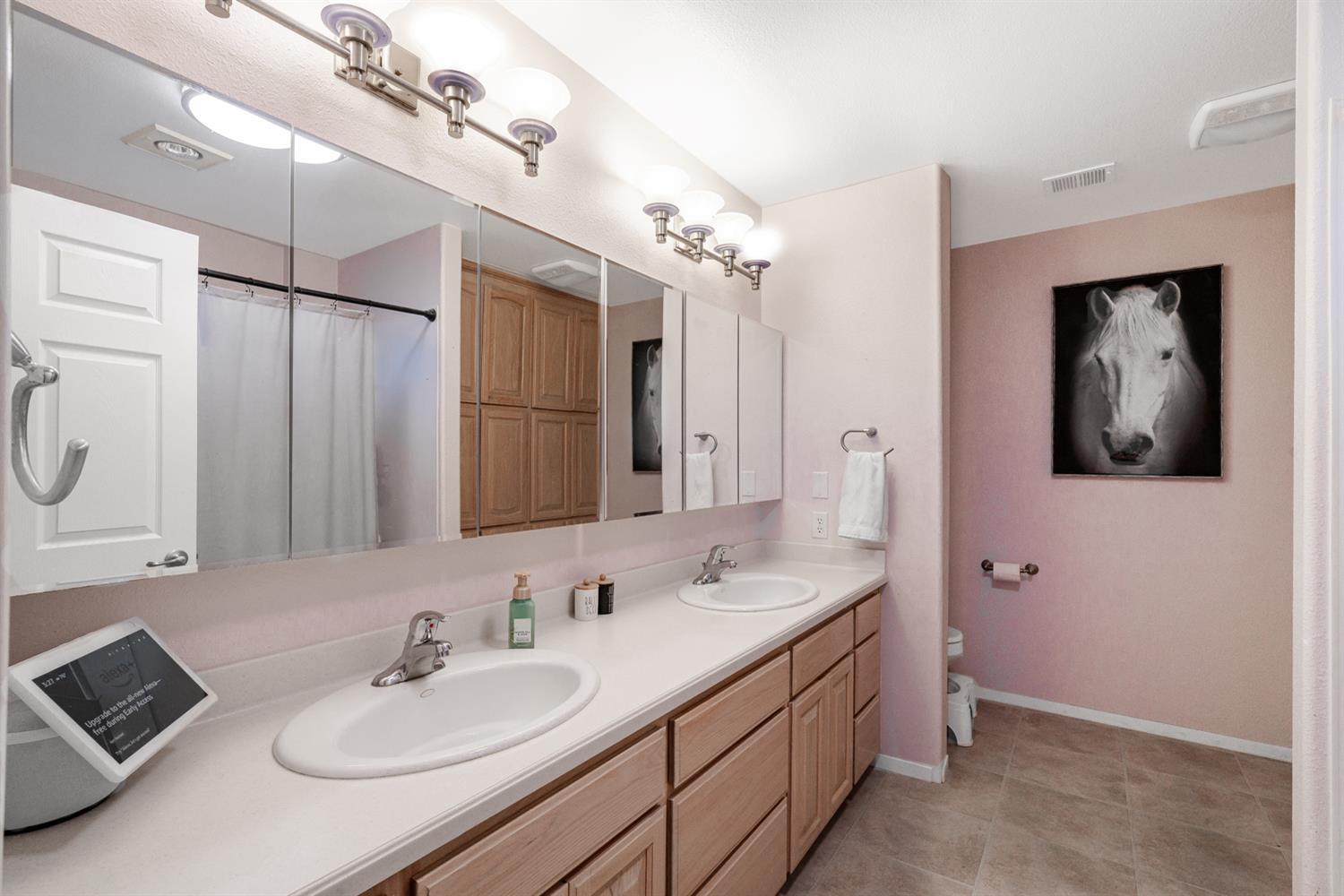 Madera, California, 93636, United States, 4 Bedrooms Bedrooms, ,3 BathroomsBathrooms,Residential,For Sale,1998678