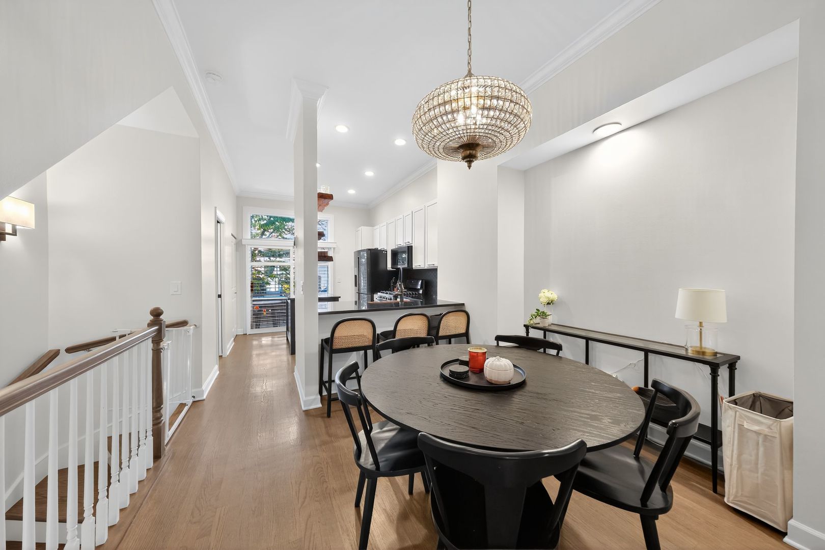 Chicago, Illinois, 60616, United States, 3 Bedrooms Bedrooms, ,3 BathroomsBathrooms,Residential,For Sale,1986457