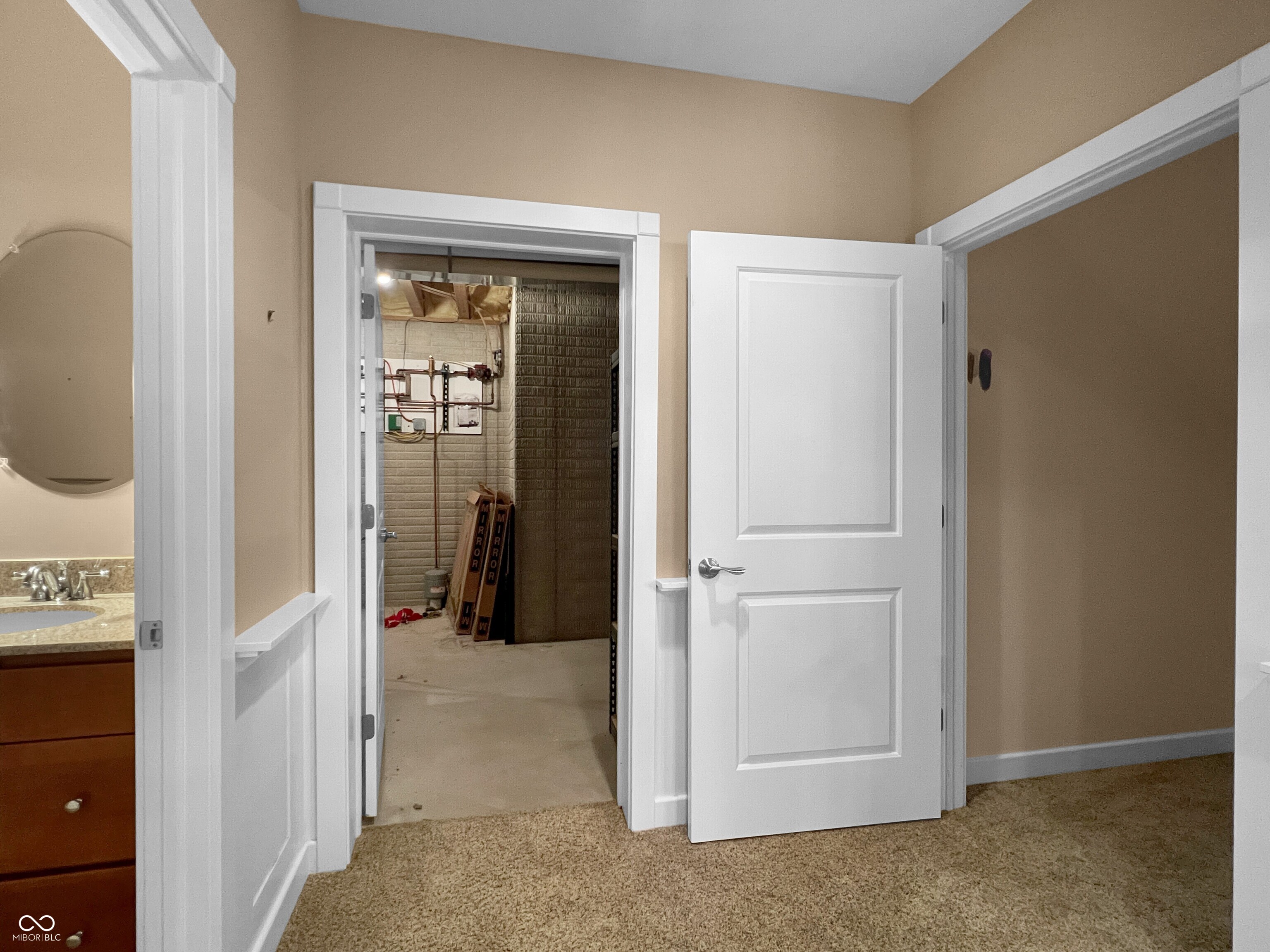 Columbus, Indiana, 47201, United States, 3 Bedrooms Bedrooms, ,3 BathroomsBathrooms,Residential,For Sale,1977125