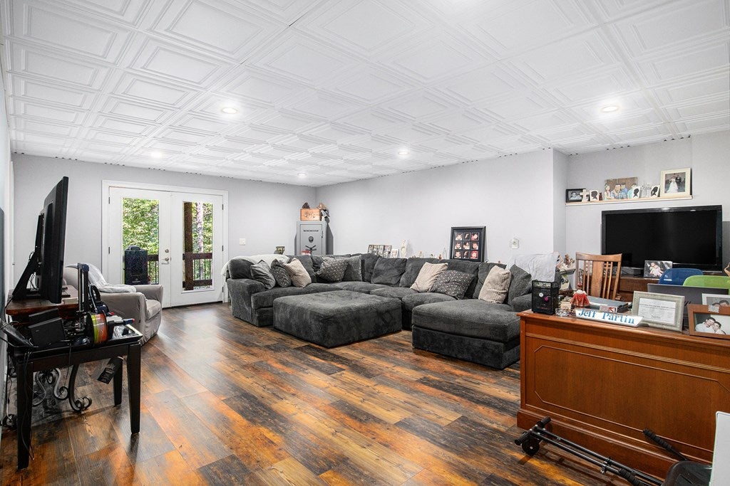 Blue Ridge, Georgia, 30513, United States, 4 Bedrooms Bedrooms, ,3 BathroomsBathrooms,Residential,For Sale,1919081