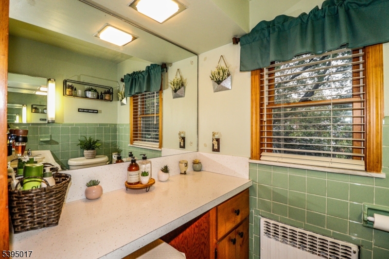 Rahway City, New Jersey, 07065, United States, 4 Bedrooms Bedrooms, ,2 BathroomsBathrooms,Residential,For Sale,1986510