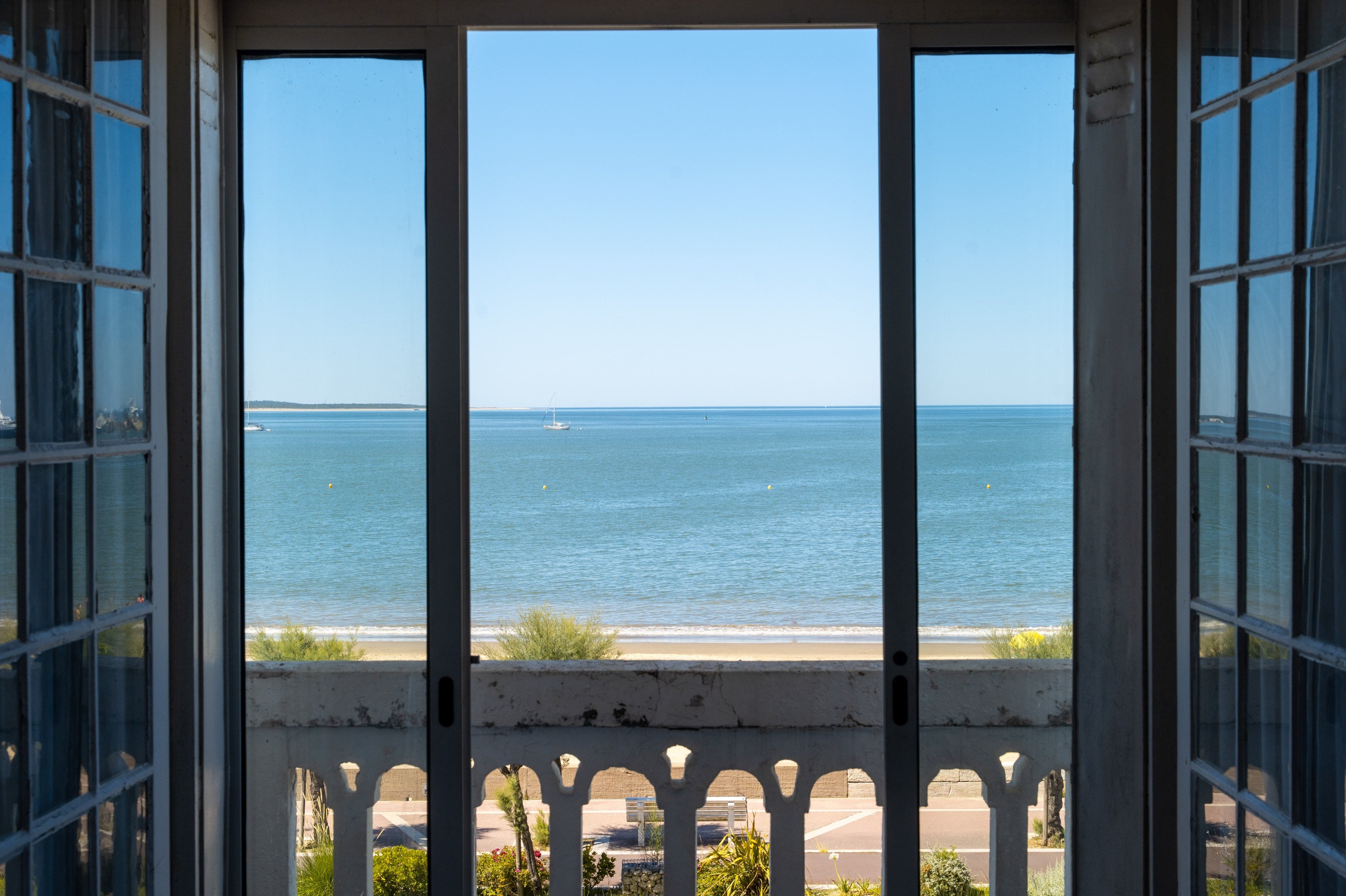  EXCEPTIONAL BELLE ÉPOQUE RESIDENCE ON THE WATERFRONT ROYAN - 物件實景