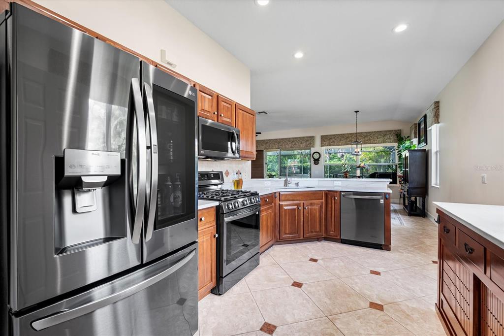 Bradenton, Florida, 34212, United States, 2 Bedrooms Bedrooms, ,2 BathroomsBathrooms,Residential,For Sale,1916954
