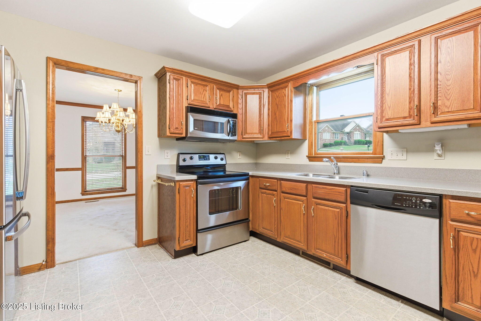 Prospect, Kentucky, 40059, United States, 3 Bedrooms Bedrooms, ,3 BathroomsBathrooms,Residential,For Sale,1996132