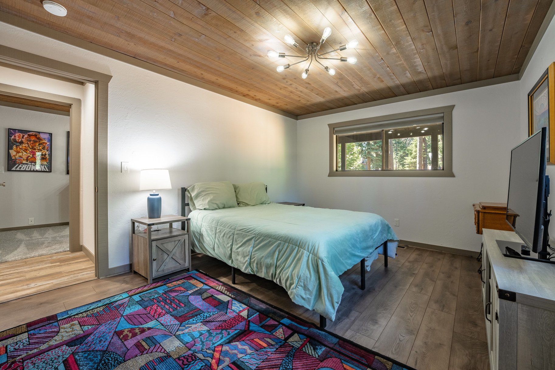  Loved and Cared For West Shore Home with Large Detached Garage and ADU Potential - 物件實景