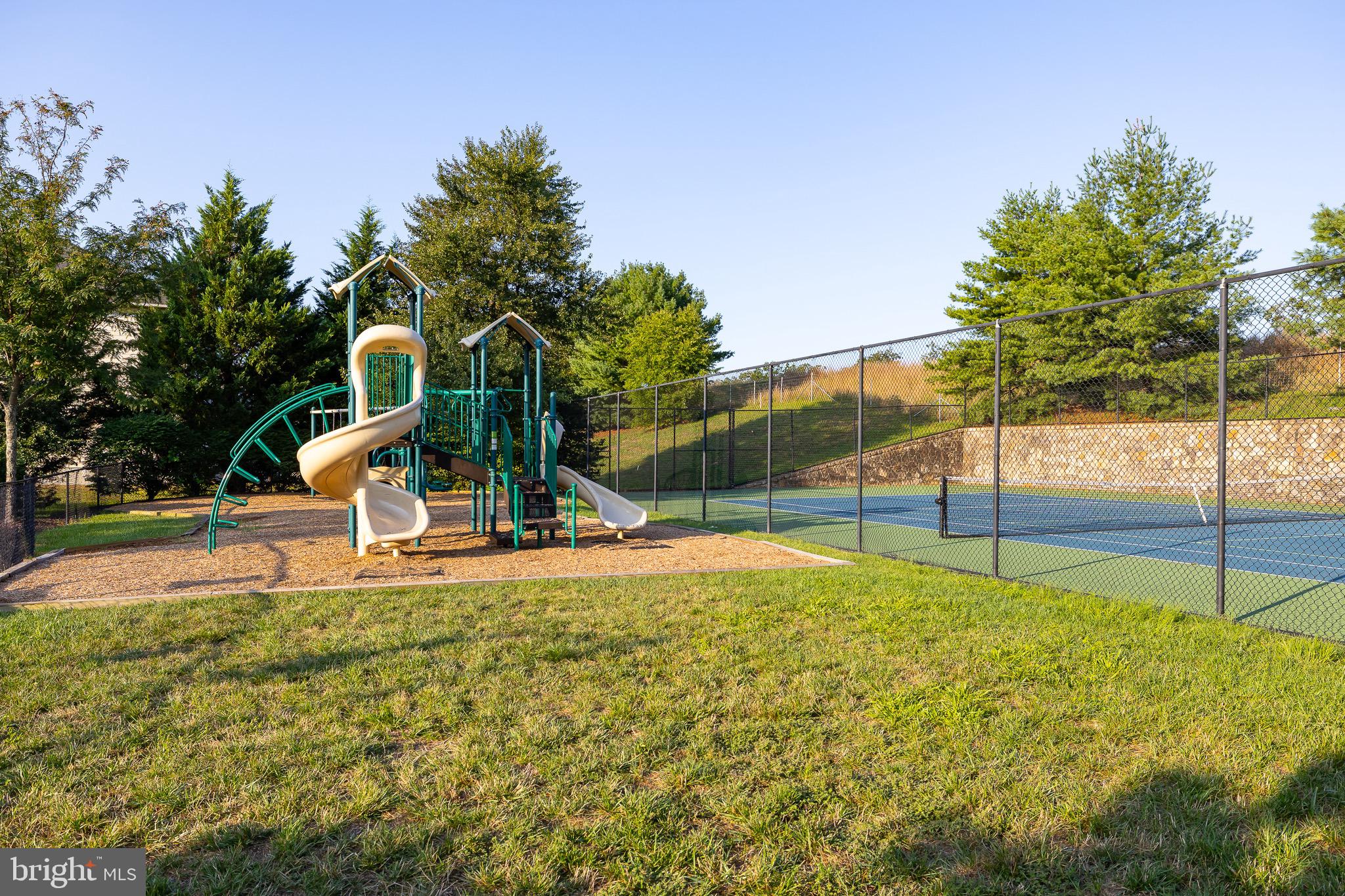 Fredericksburg, Virginia, 22401, United States, 4 Bedrooms Bedrooms, ,3 BathroomsBathrooms,Residential,For Sale,1927821