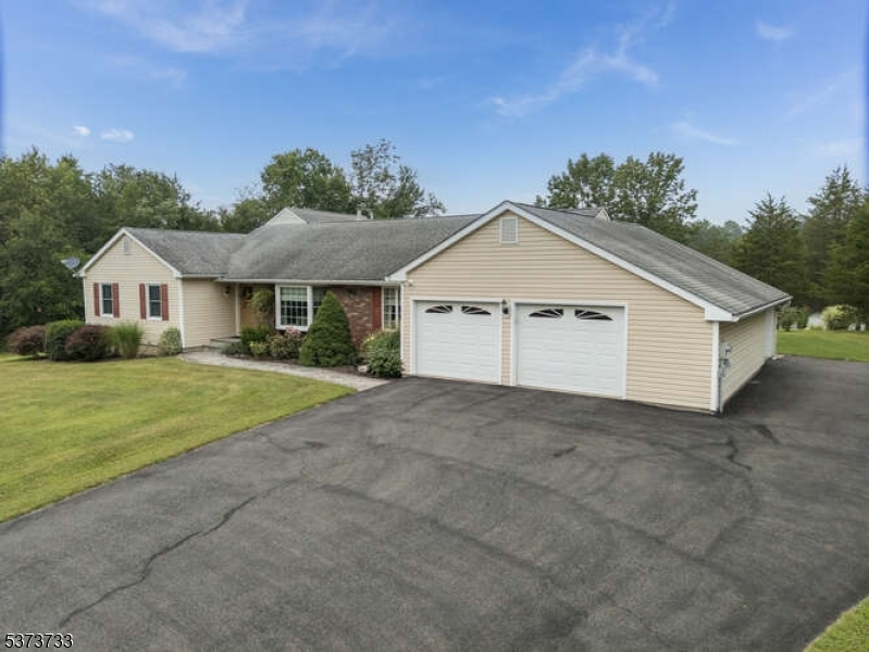 Columbia, New Jersey, 07832, United States, 3 Bedrooms Bedrooms, ,3 BathroomsBathrooms,Residential,For Sale,1977170