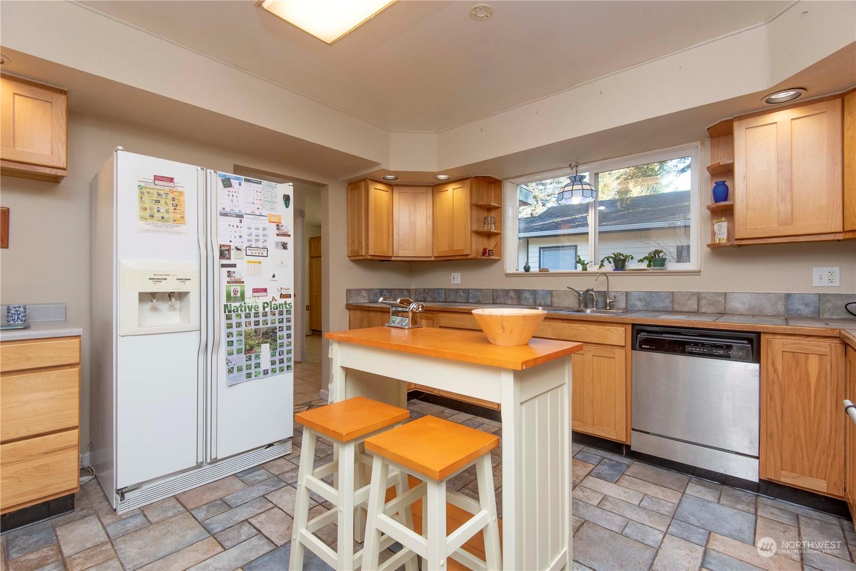 102 6TH STREET, NORTH BEND, Washington, 98045, United States, 2 Bedrooms Bedrooms, ,1 BathroomBathrooms,Residential,For Sale,102 6TH STREET,1434277
