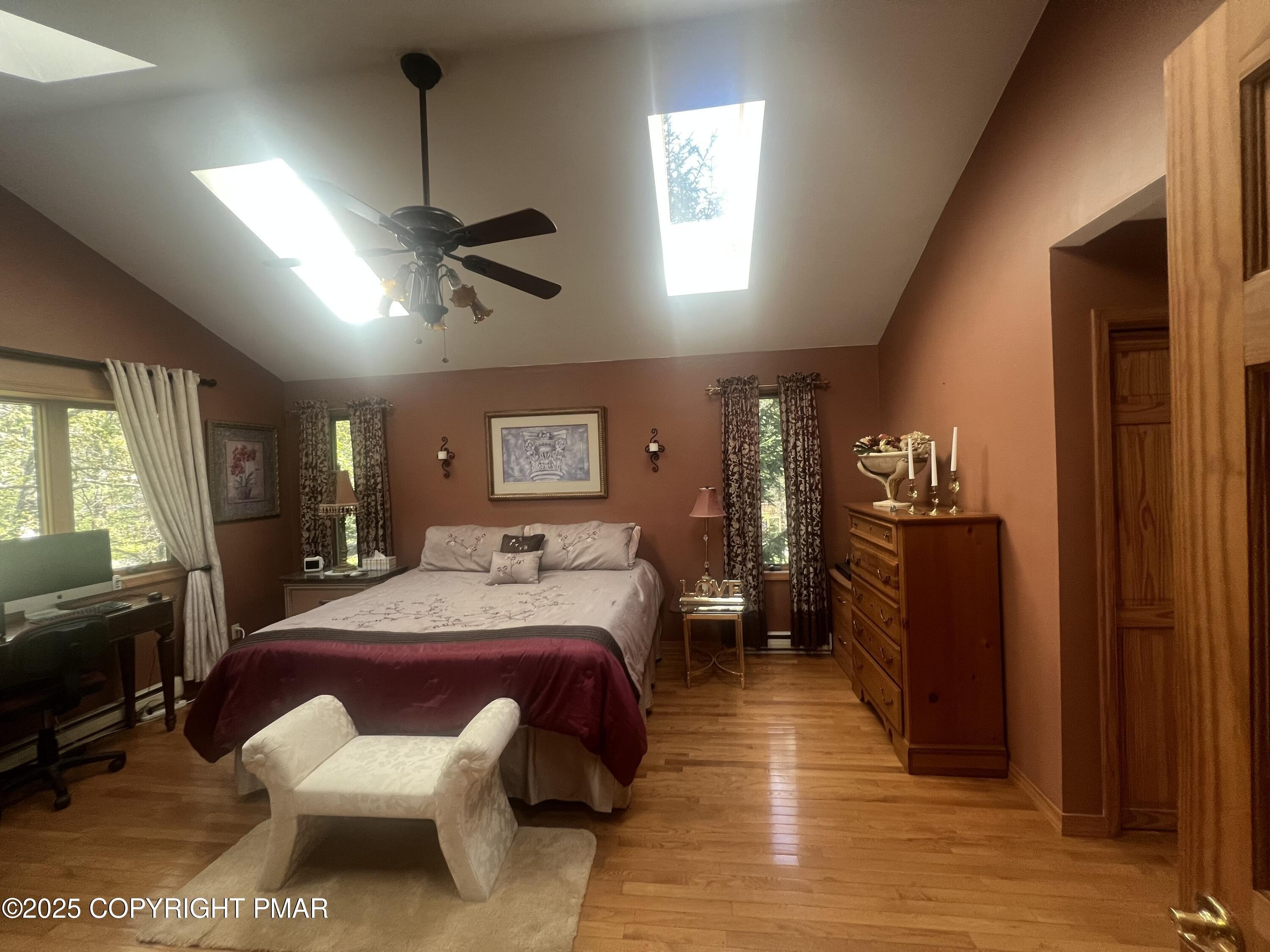 Blakeslee, Pennsylvania, 18610, United States, 4 Bedrooms Bedrooms, ,3 BathroomsBathrooms,Residential,For Sale,1982543