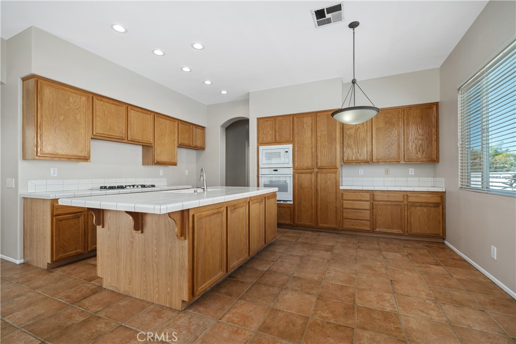Murrieta, California, 92562, United States, 4 Bedrooms Bedrooms, ,3 BathroomsBathrooms,Residential,For Sale,1891576