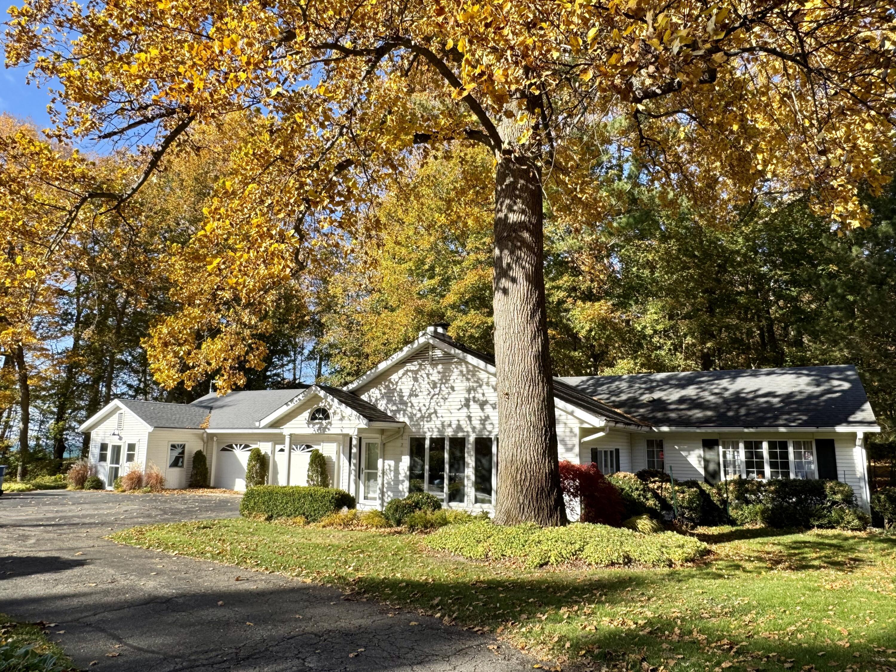 Fennville, Michigan, 49408, United States, 9 Bedrooms Bedrooms, ,10 BathroomsBathrooms,Residential,For Sale,1992421