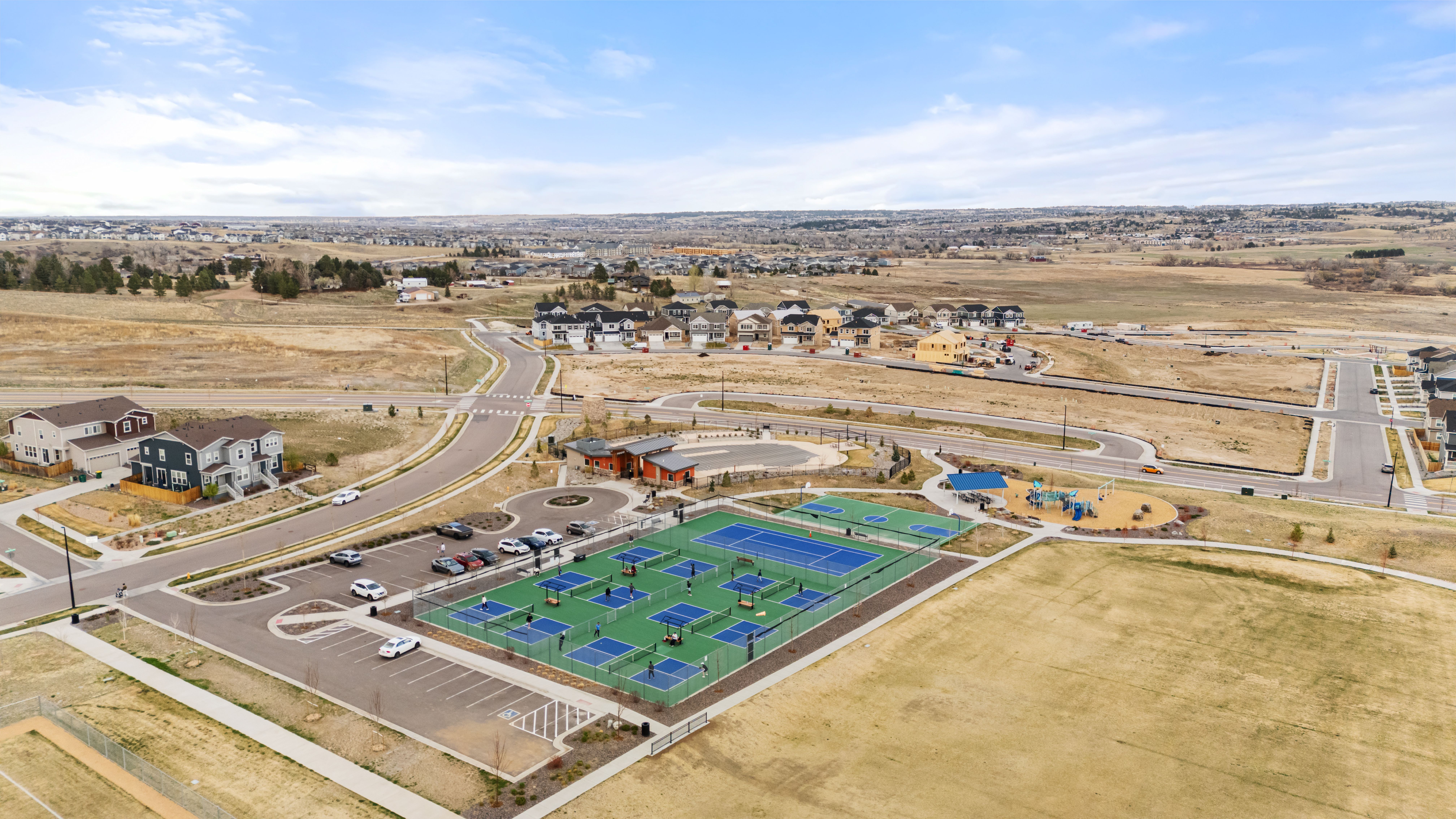  Skip the build time and step straight into 5932 Los Olivas Point - 物件實景