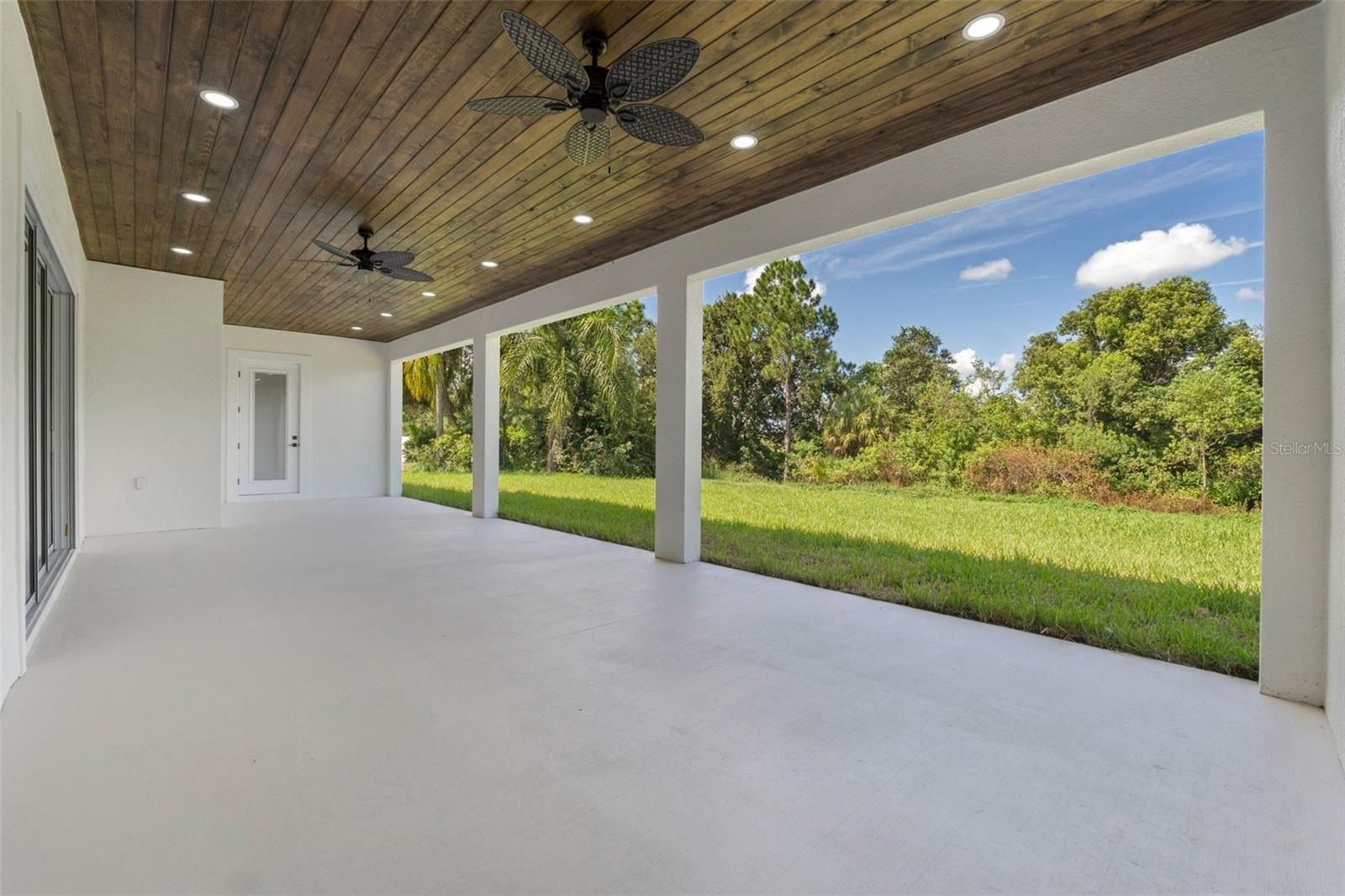 WINTER HAVEN, Florida, 33884, United States, 3 Bedrooms Bedrooms, ,3 BathroomsBathrooms,Residential,For Sale,1976731